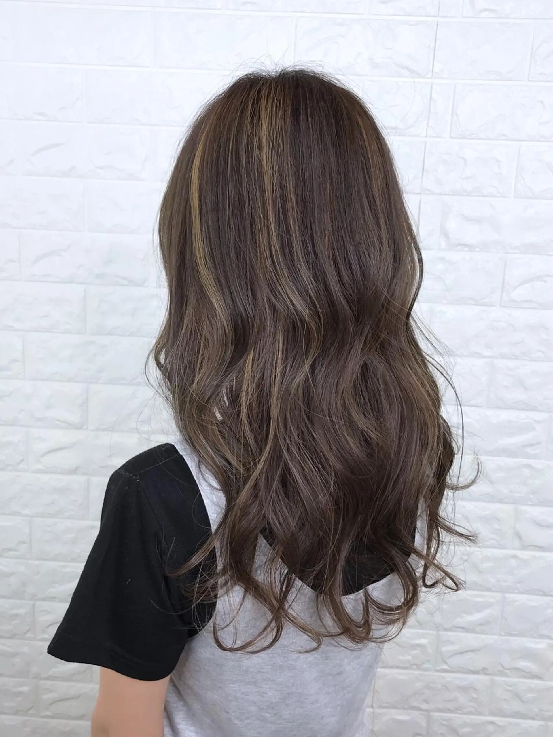 ロング カラー ベージュカラー ショコラベージュ デザインカラー ハイライトカラー イルミナカラー エイジングケア特化 美容師✂️山崎竜二のヘアスタイル