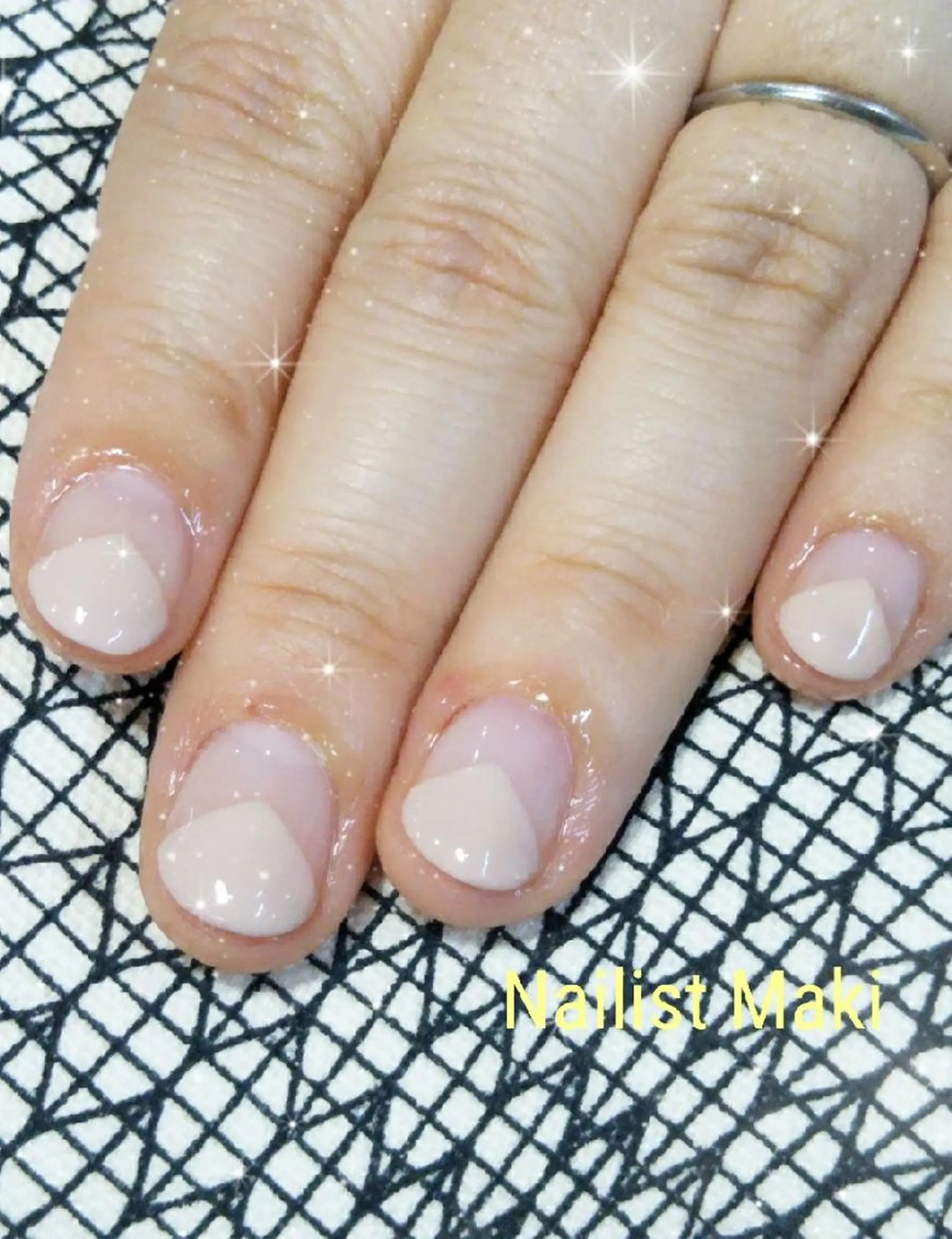 ネイル 小顔・毛穴・たるみ ネイル　似内真樹のエステ・リラクイメージ