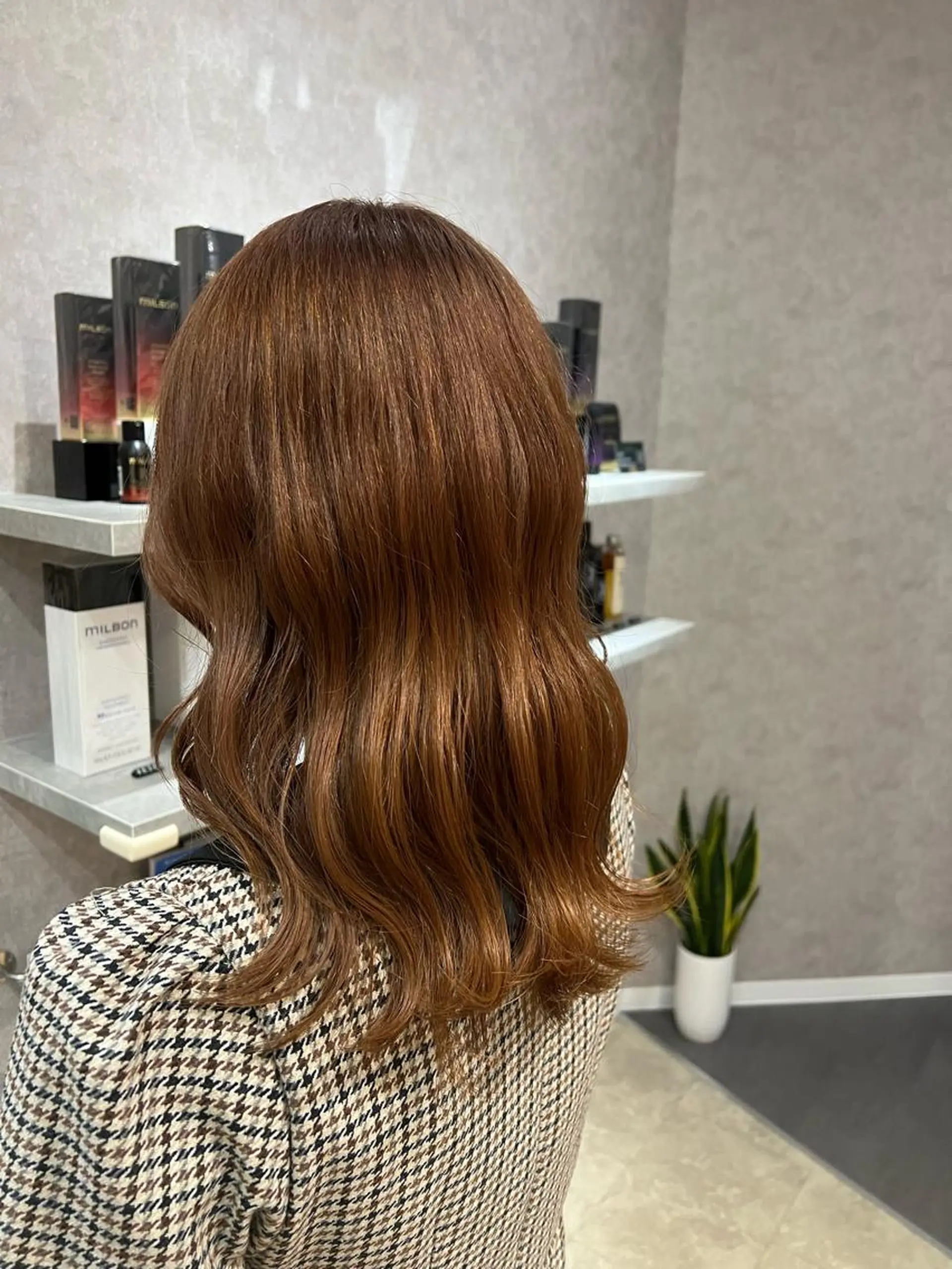 ミディアム 顔周りカット 興梠 莉桜のヘアスタイル