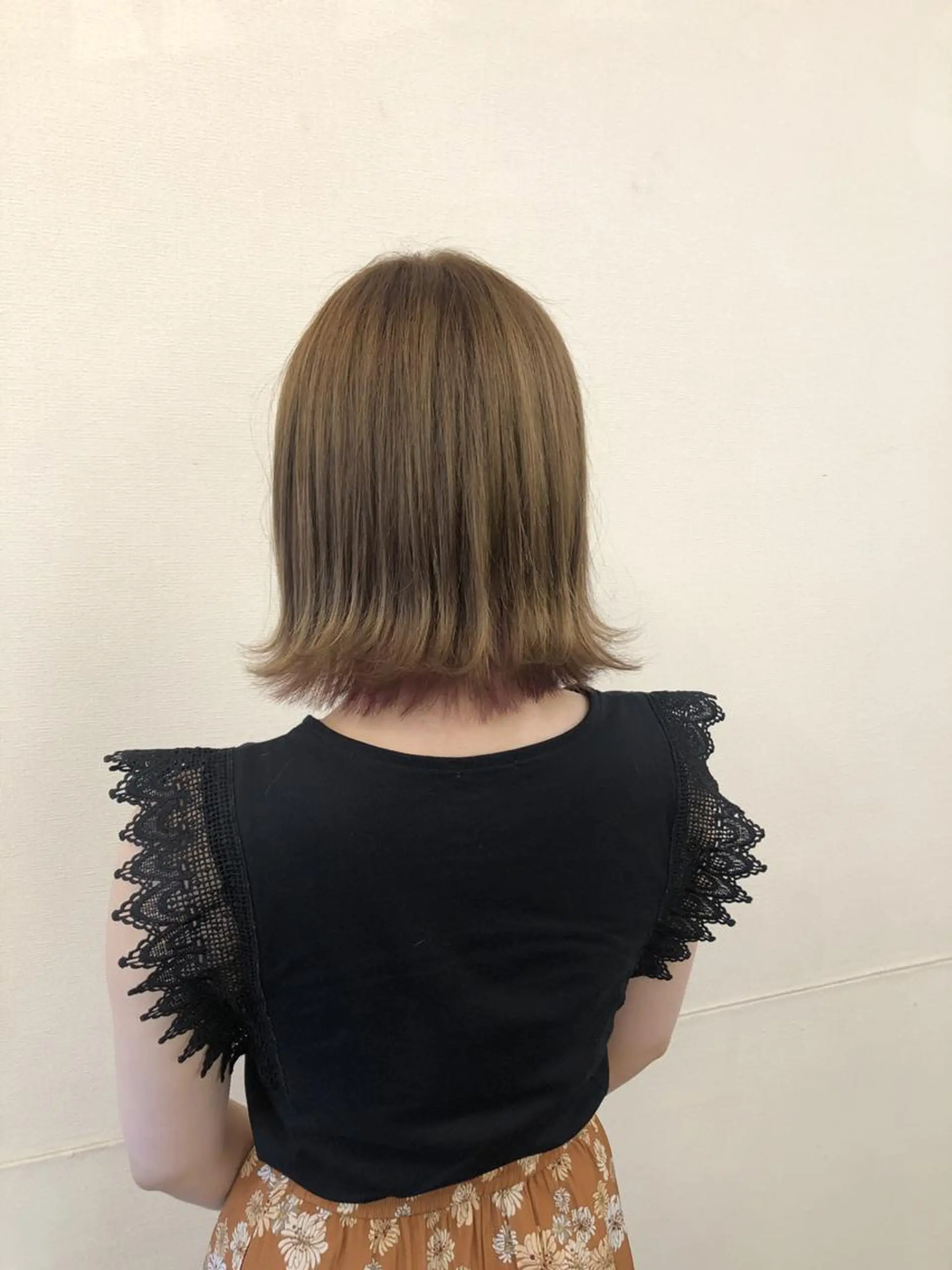 ミディアム 切りっぱなしボブ ボブ 学生 外ハネヘア トリートメント 崎山 瑠依のヘアスタイル