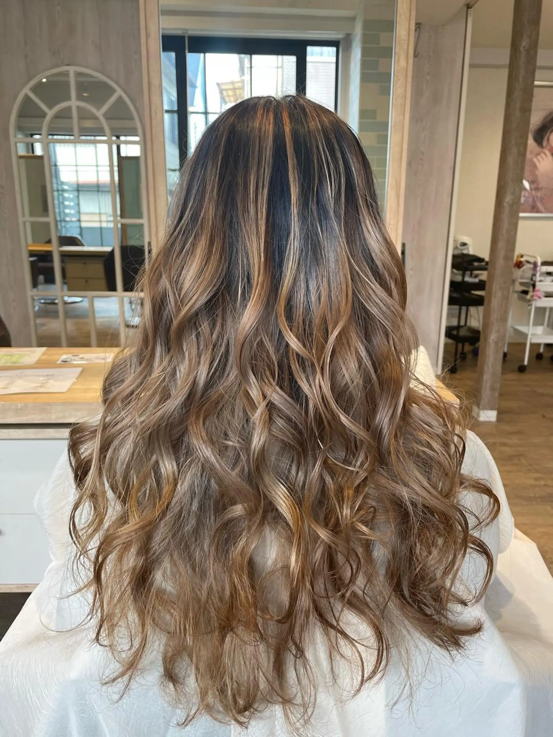 カラー バレイヤージュ ハイトーンカラー cressエイジングケア　レイヤーカット所属・栗原 諒のヘアスタイル