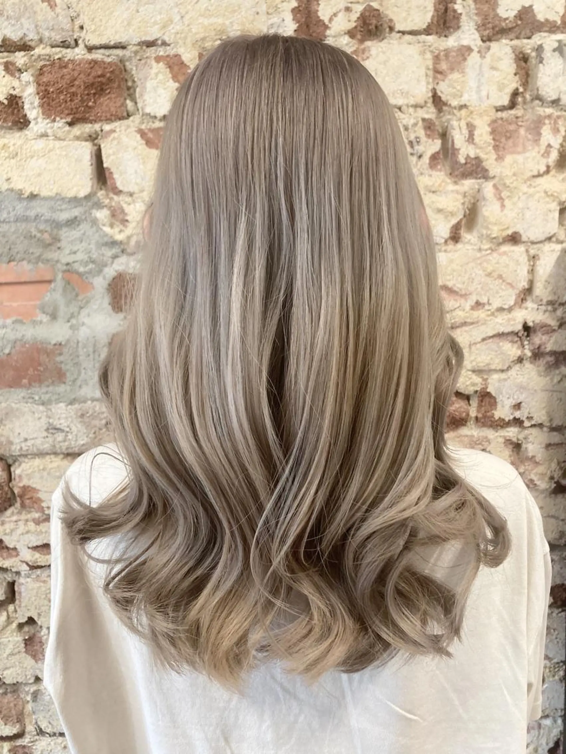 セミロング カラー グレージュ ハイライトカラー ハイライト ainico.所属・髪質改善　艶髪✨ Teppeiのヘアスタイル