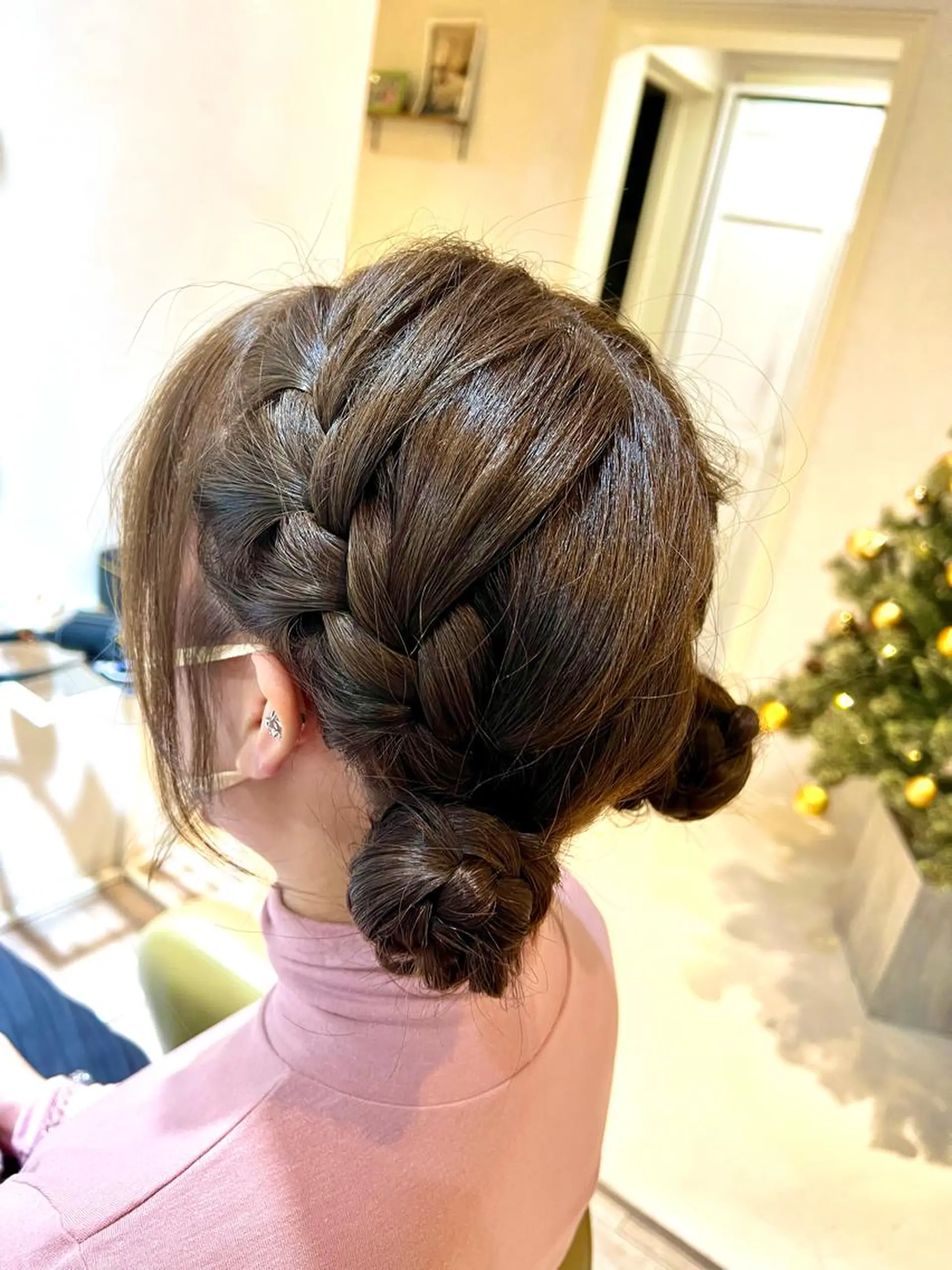 ロング ヘアアレンジ お団子ヘア 人見知りさんでも安心 奥田 里佳子のヘアスタイル