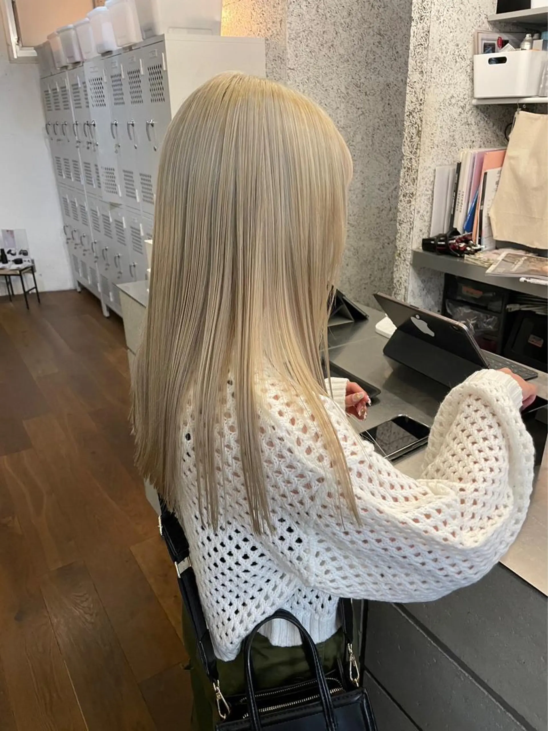 セミロング カラー パーマ ヘアアレンジ メンズ キッズ ネイル マツエク・マツパ アイブロウ ショートヘア原宿 fifth コシのヘアスタイル