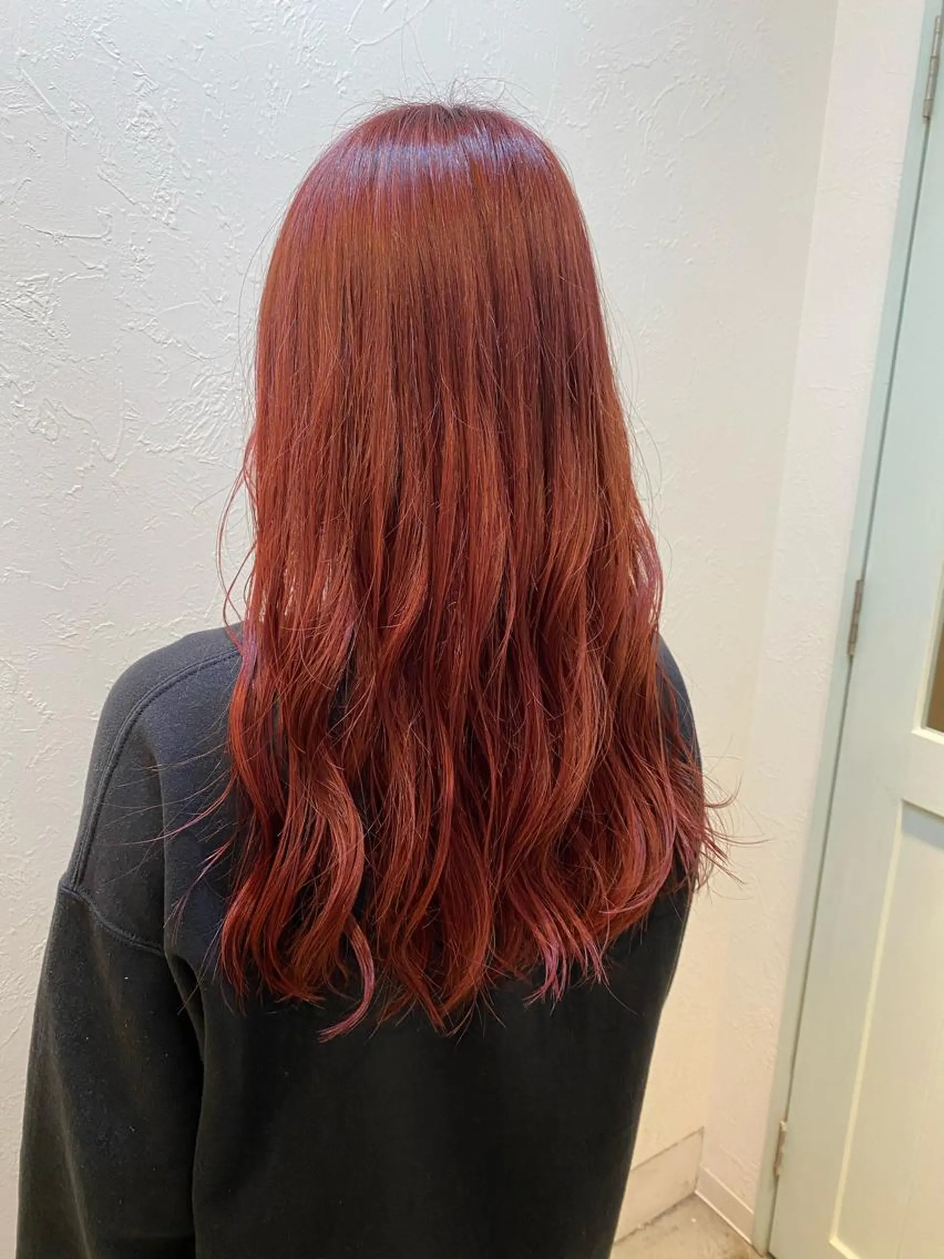 ロング カラー ブリーチ ピンクカラー ブリーチなしカラー レイヤーカットのヘアスタイル