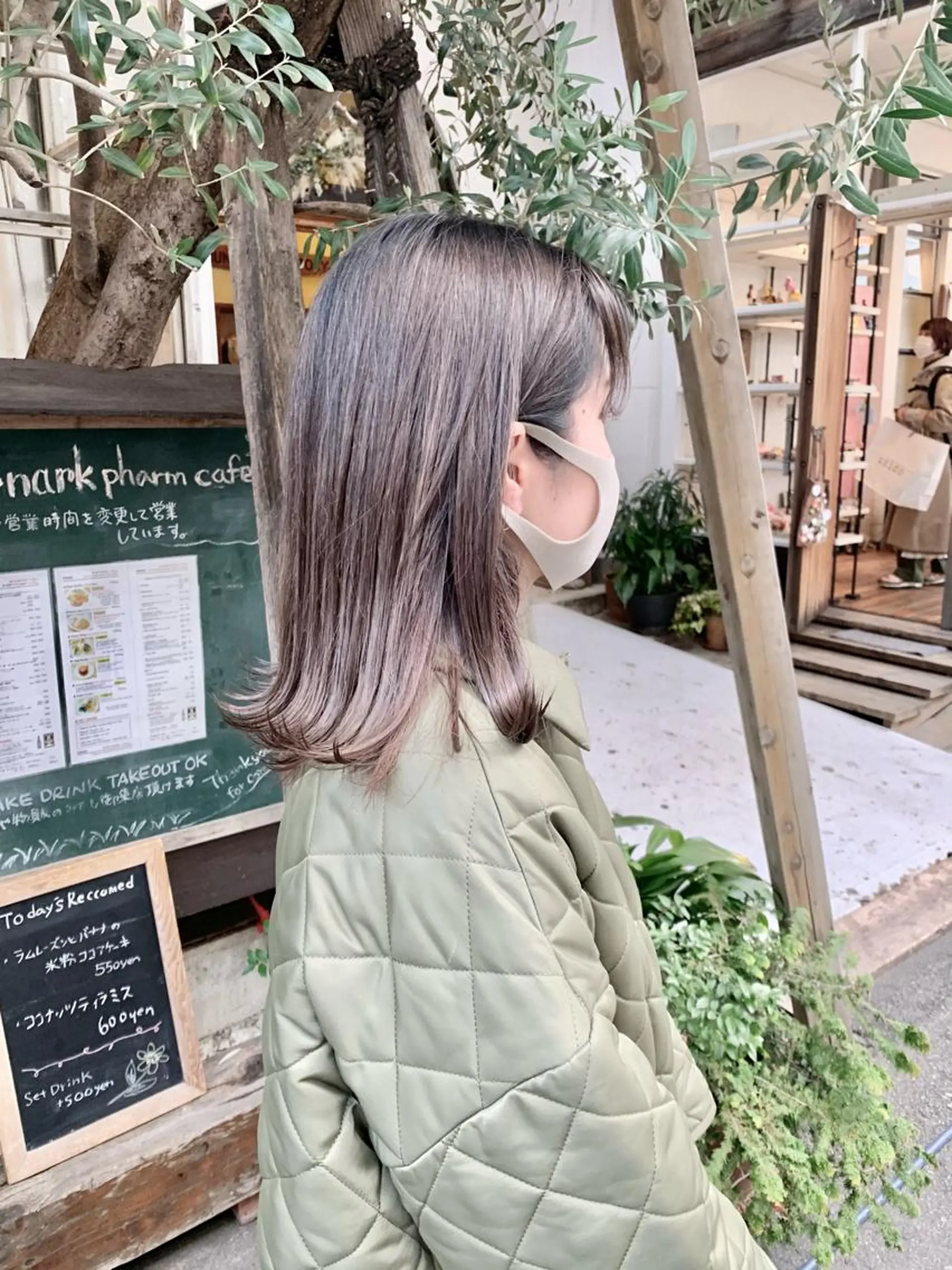 ミディアム カラー カット ヘアカラー トリートメント LEB所属・下河 宗太のヘアスタイル
