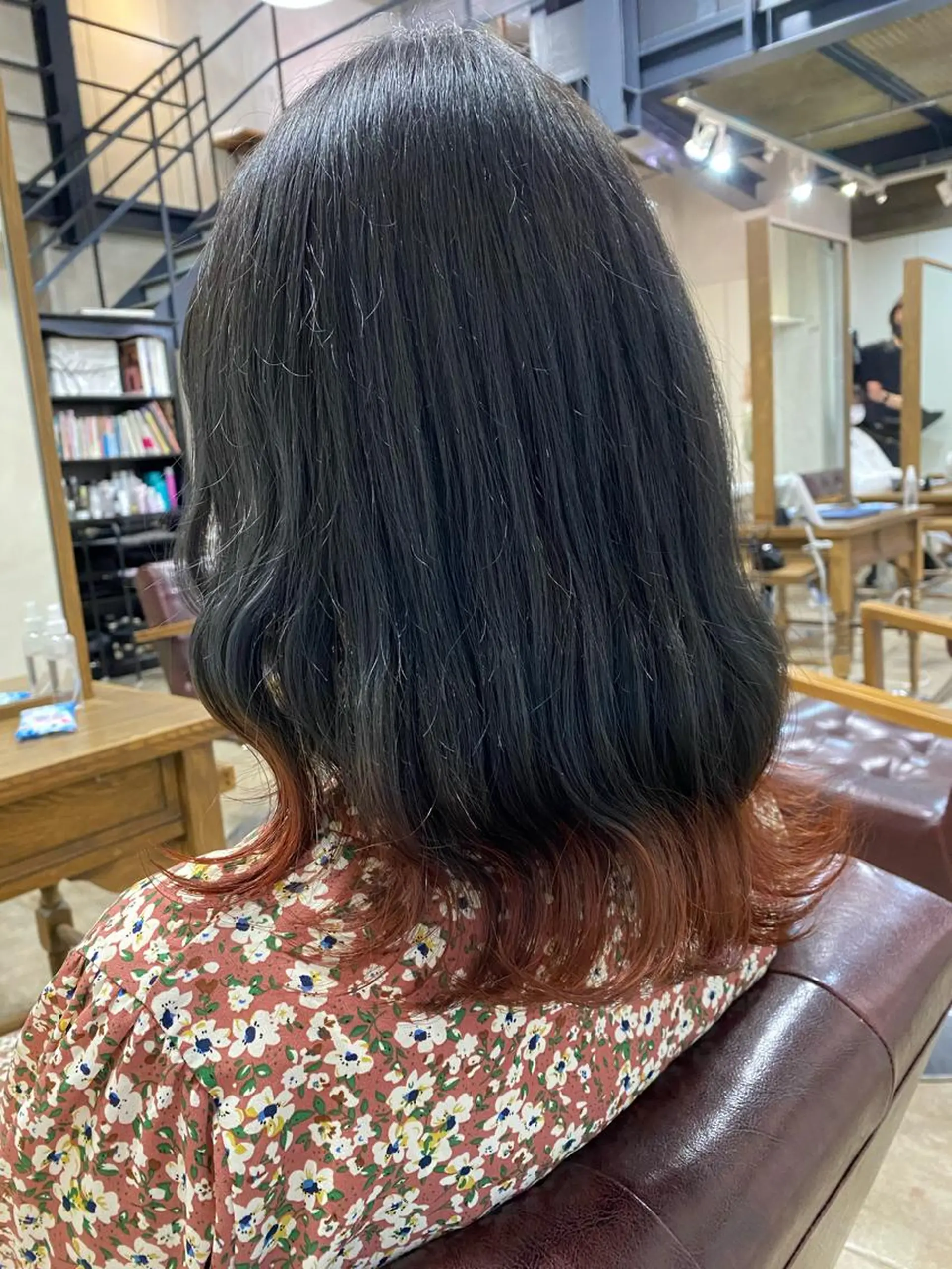 ミディアム カラー ブリーチ グラデーションカラー オレンジ ヘアカラー ALLY（アリー）所属・ミニモお気に入り数 No.1宍戸雄弥のヘアスタイル