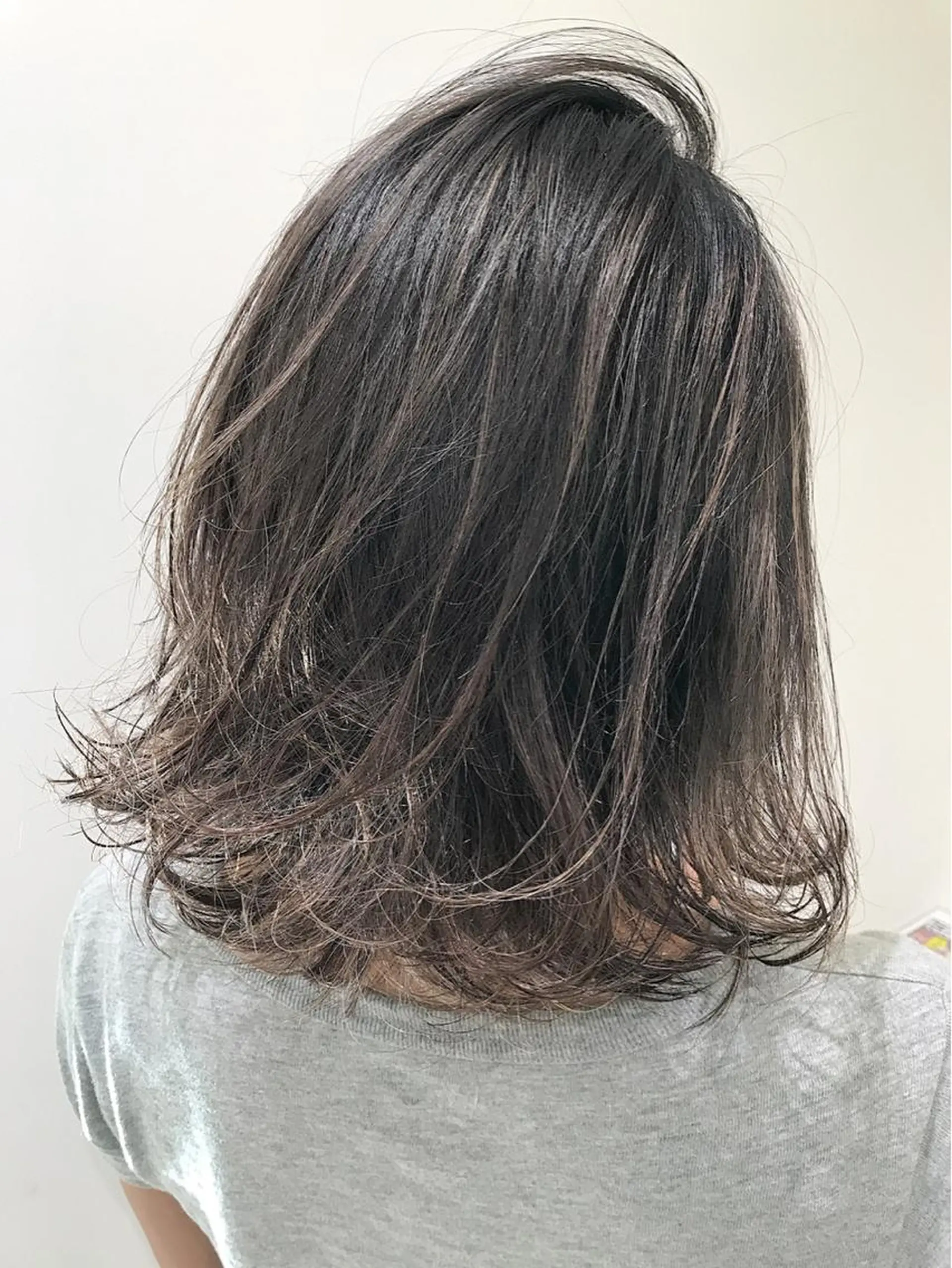 ミディアム カット ヘアカラー 新宿 木下拓哉のヘアスタイル