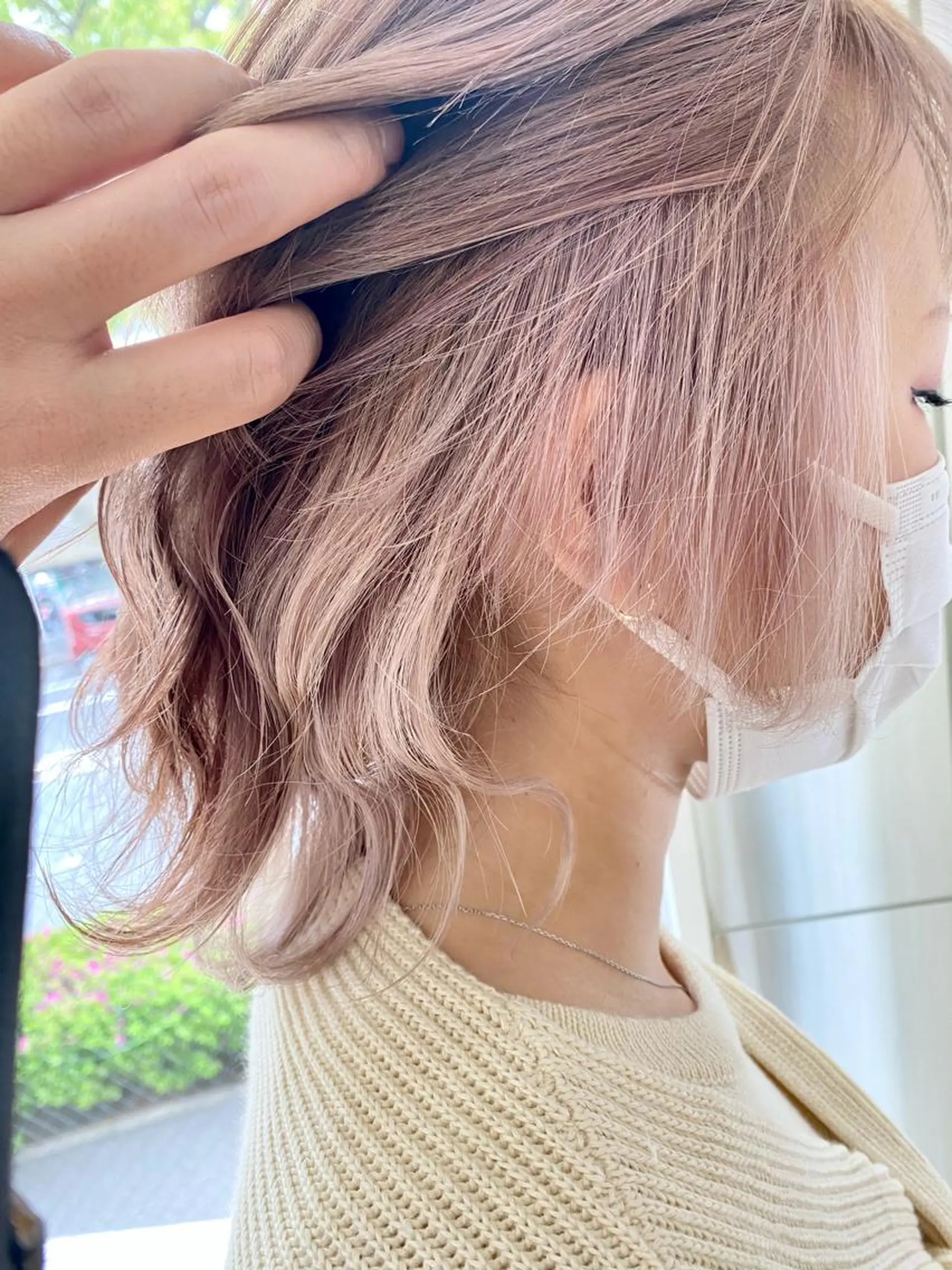 ミディアム カラー ヘアアレンジ ベージュカラー インナーカラー 松井 敬太郎のヘアスタイル