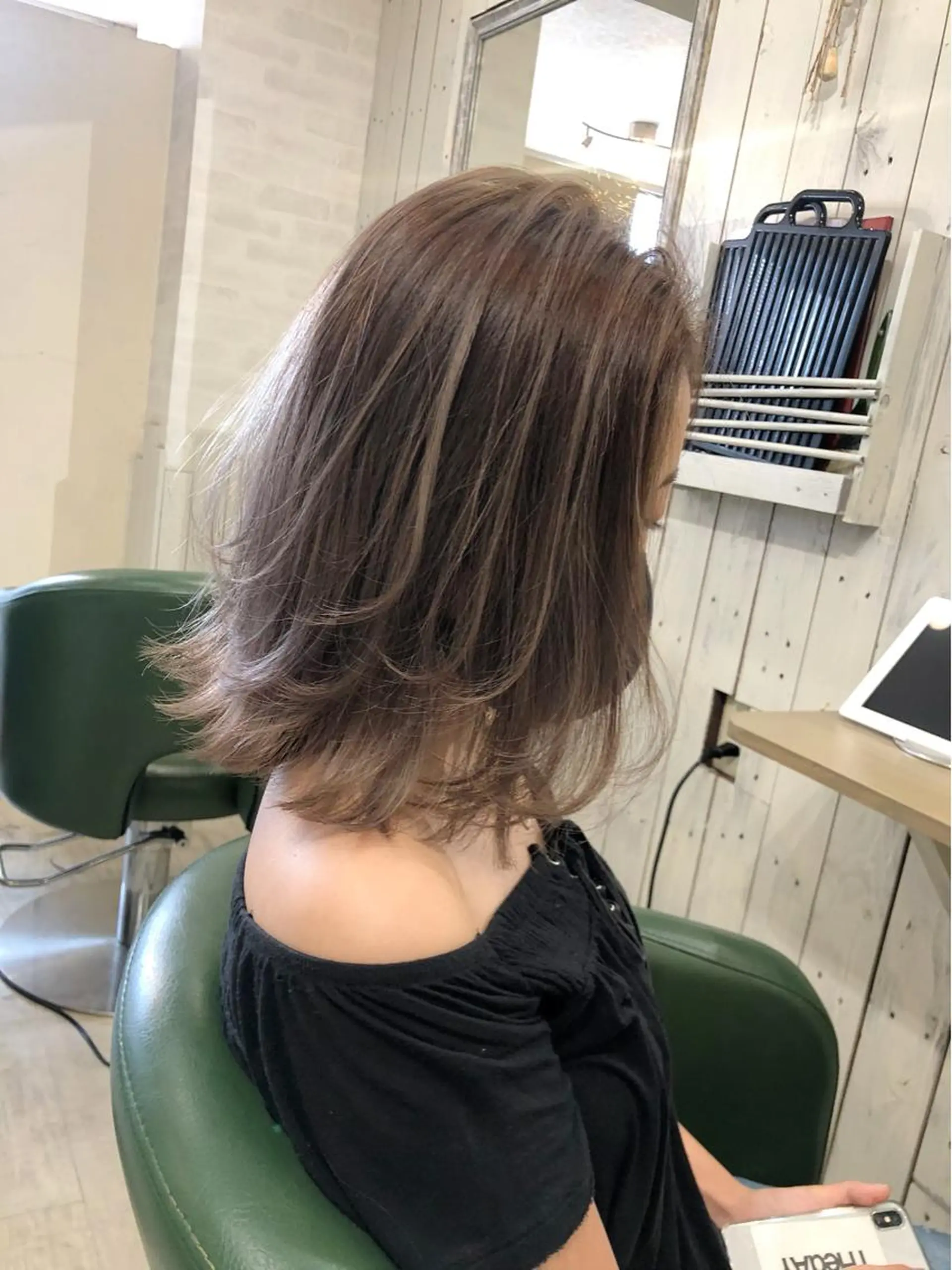 ミディアム カラー カット ヘアカラー トリートメント 韓国レイヤー外国人風 透明感カラー髪質改善のヘアスタイル