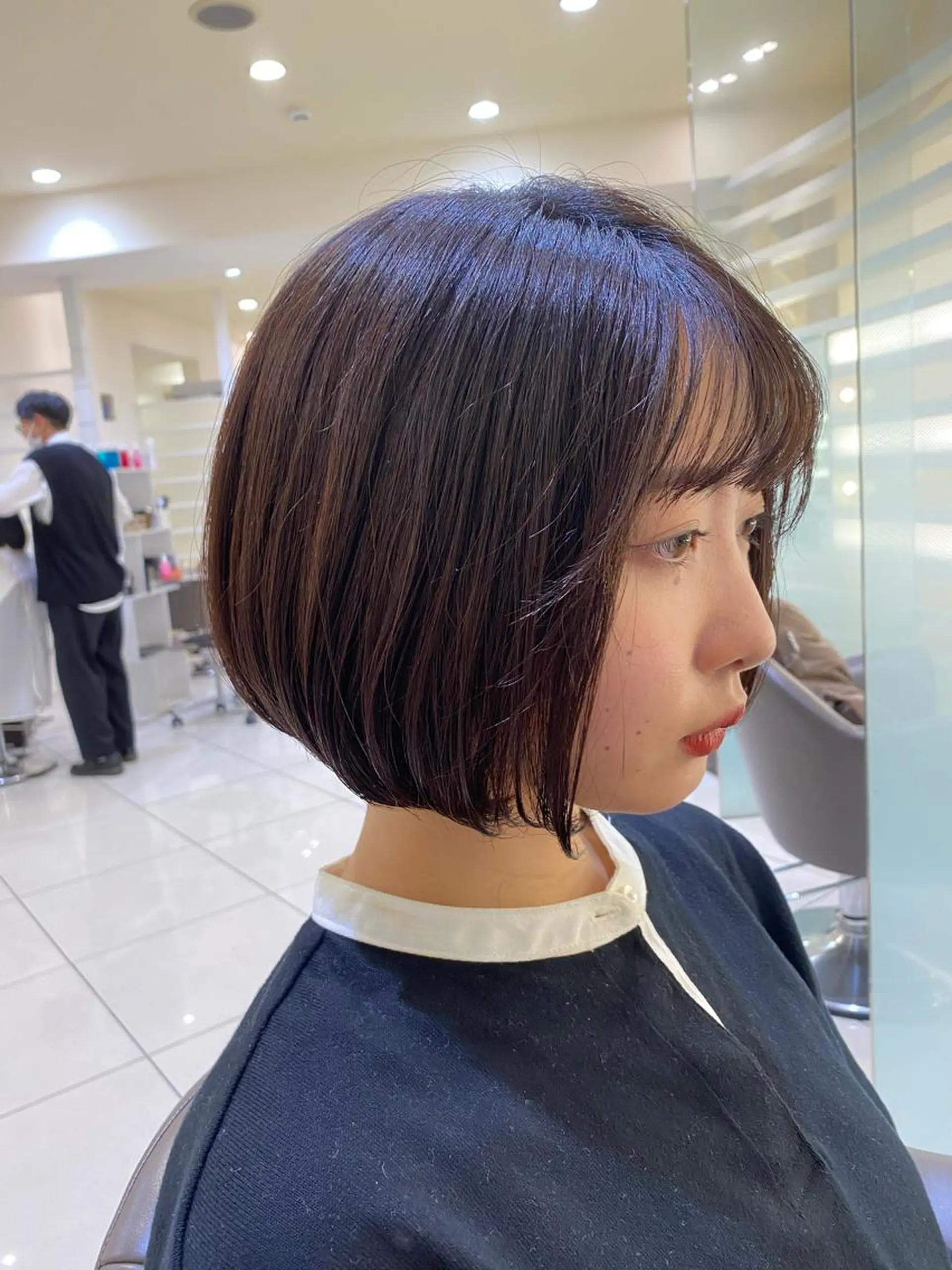ミディアム カット プレイングカラー🤍 細めハイライトのヘアスタイル