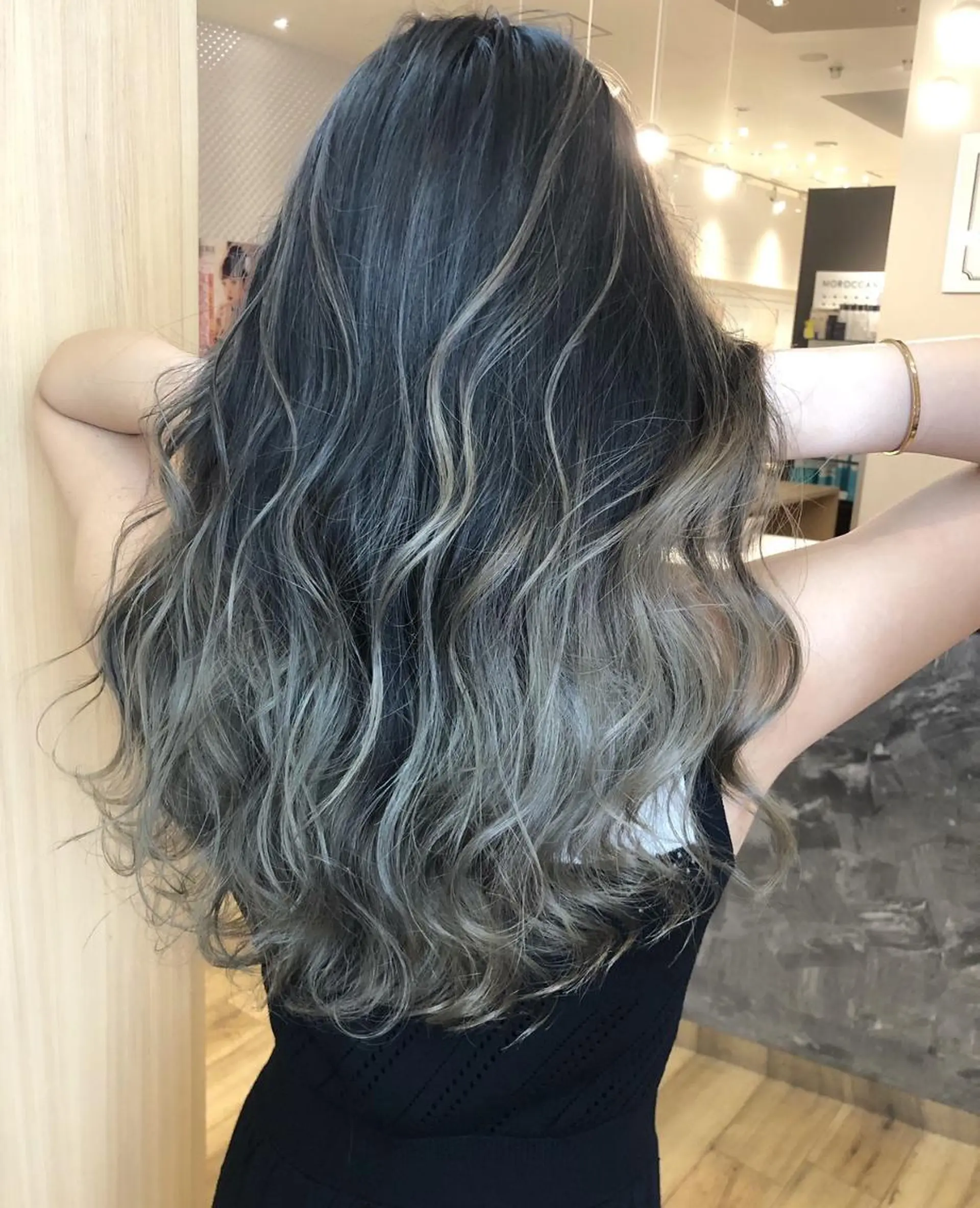 ロング カラー ブリーチ ケアブリーチ 透明感カラー イルミナカラー トリートメント 🎊ルービック 京橋店💛のヘアスタイル