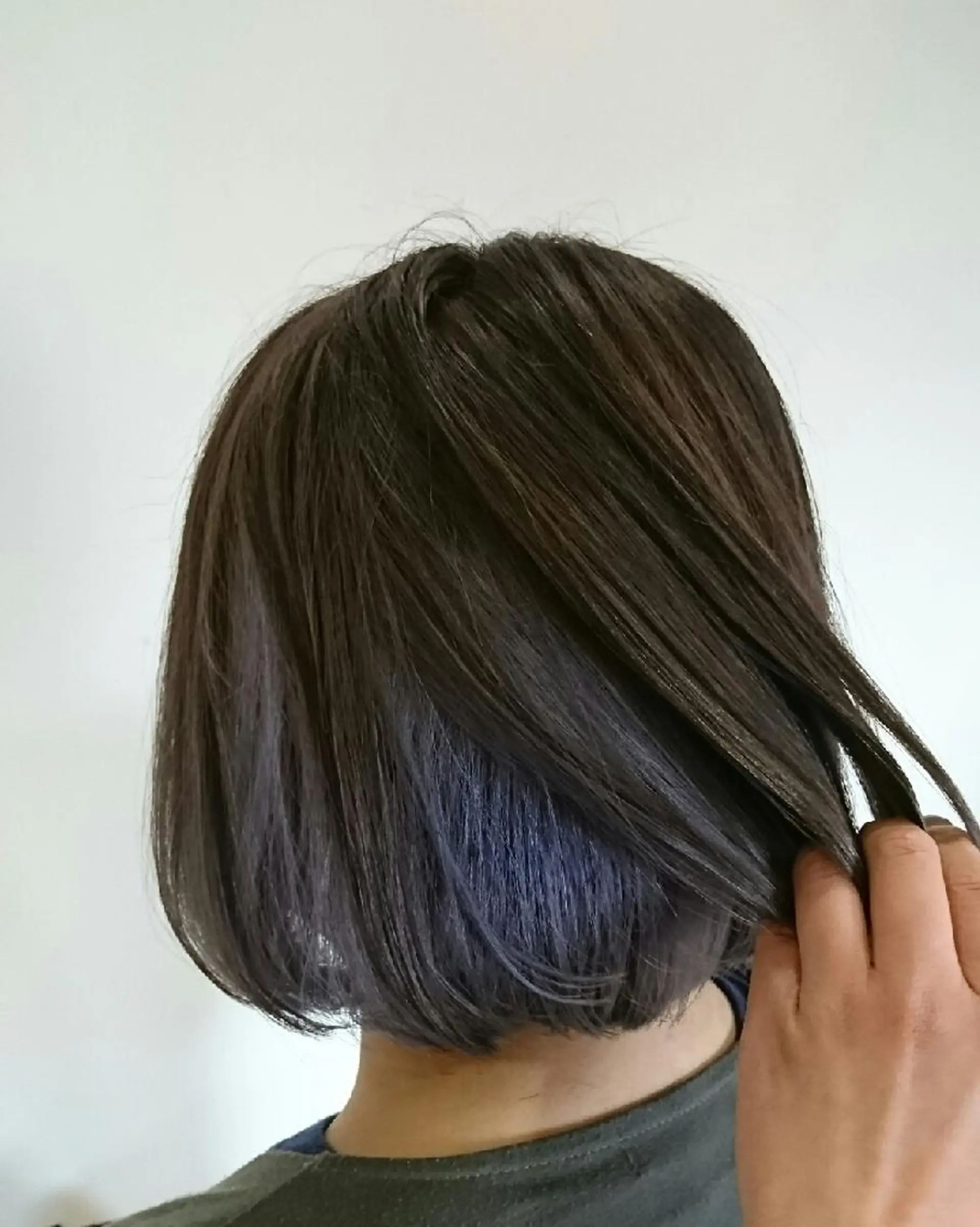 ショート カラー インナーカラー パープルカラー ボブ 💎カラー特化💎 長嶺文江💎のヘアスタイル