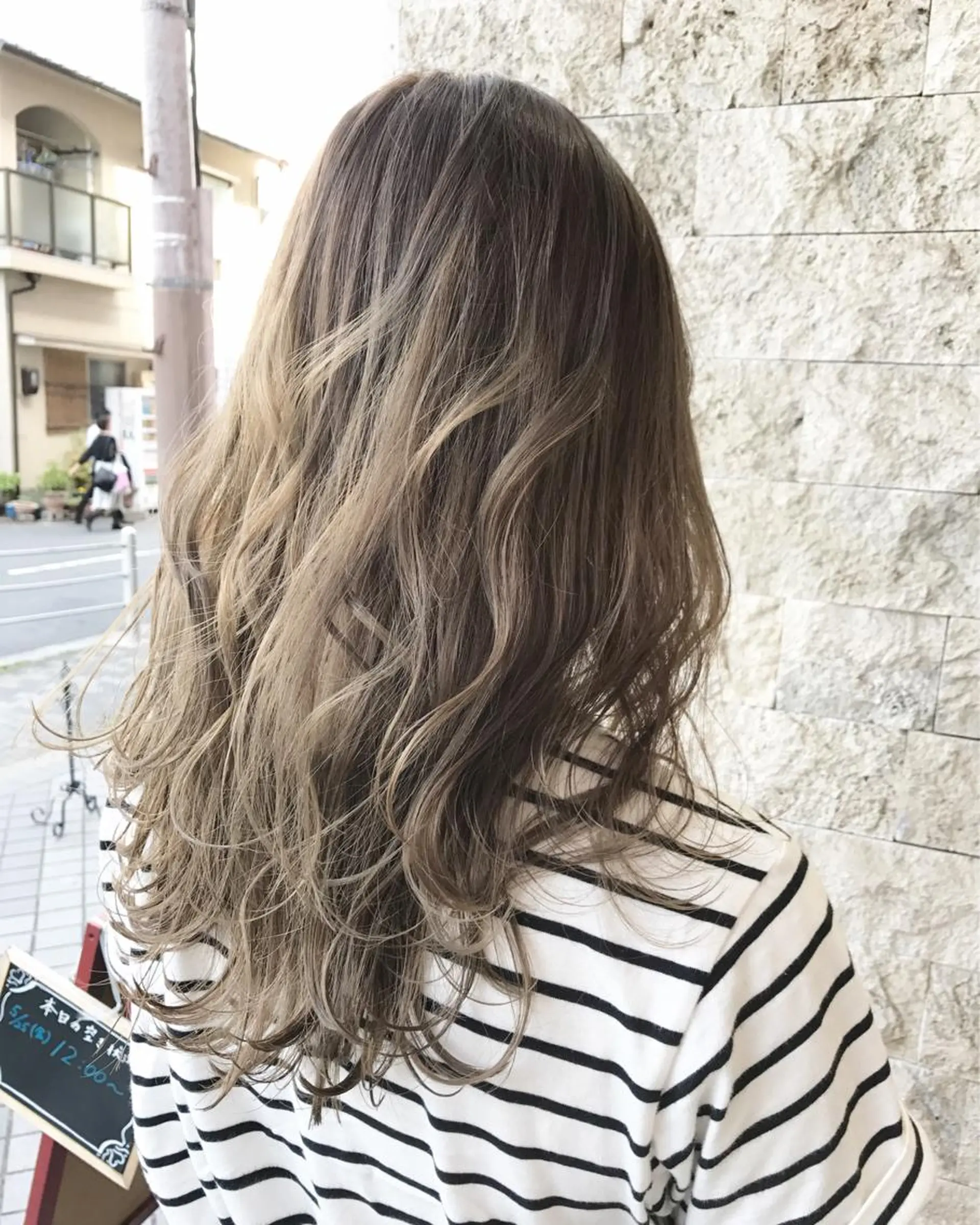 セミロング カラー パーマ ヘアアレンジ メンズ キッズ ネイル マツエク・マツパ グレージュ ミルクティーグレージュ カット ヘアカラー トリートメント uno pulir所属・トップスタイリスト 永尾拓也のヘアスタイル