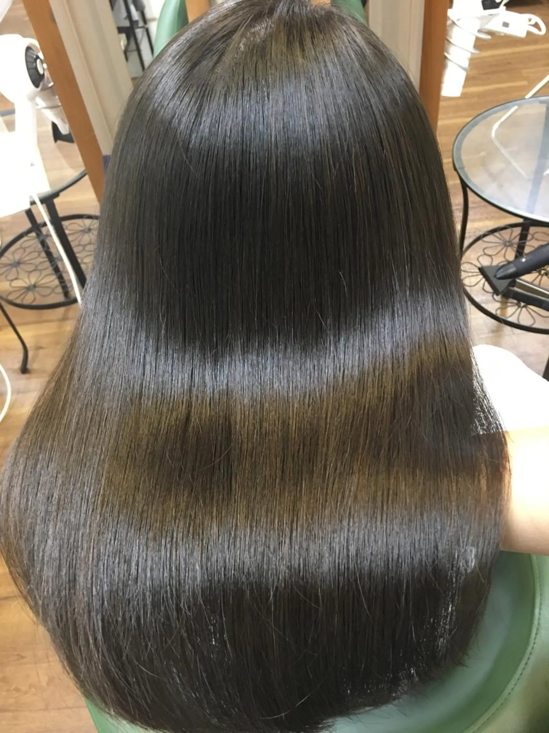 セミロング カラー パーマ ヘアアレンジ メンズ キッズ ネイル マツエク・マツパ PALETTE(パレット)所属・SHIORI💜口コ ミNo.1艶カラーのヘアスタイル