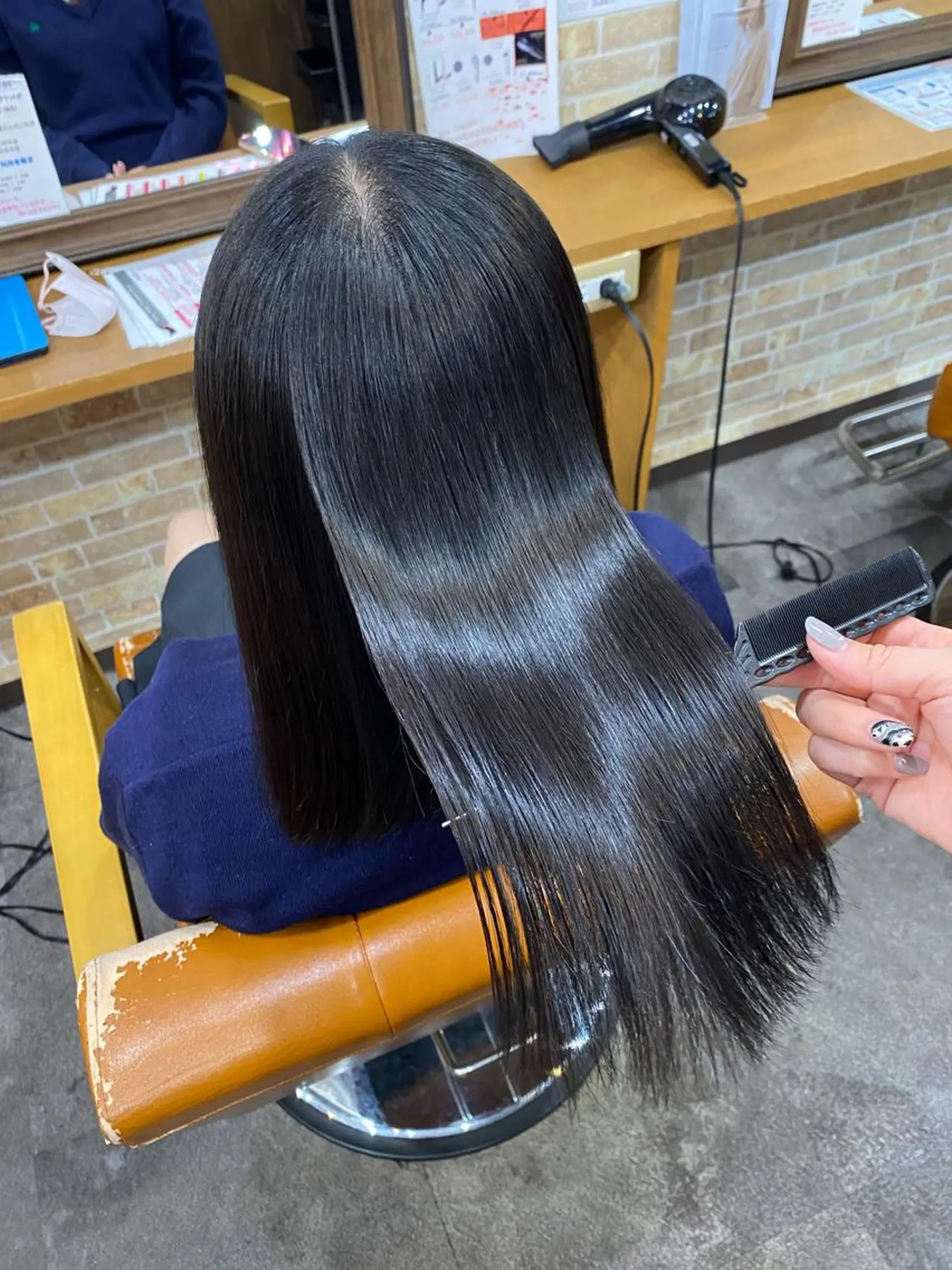 セミロング 髪質改善 🤍erikaのヘアスタイル