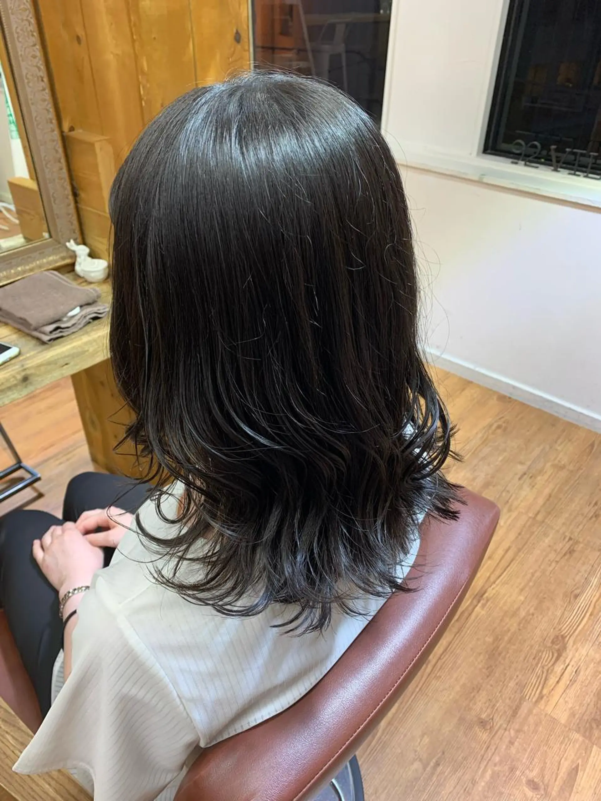 ミディアム カット ヘアカラー 亀田 泰生のヘアスタイル