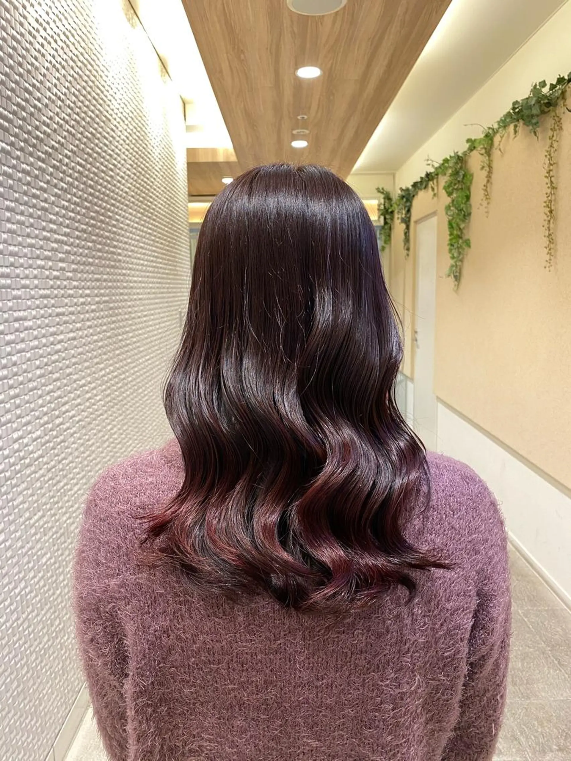 セミロング ヘアカラー 横川 千亜希のヘアスタイル