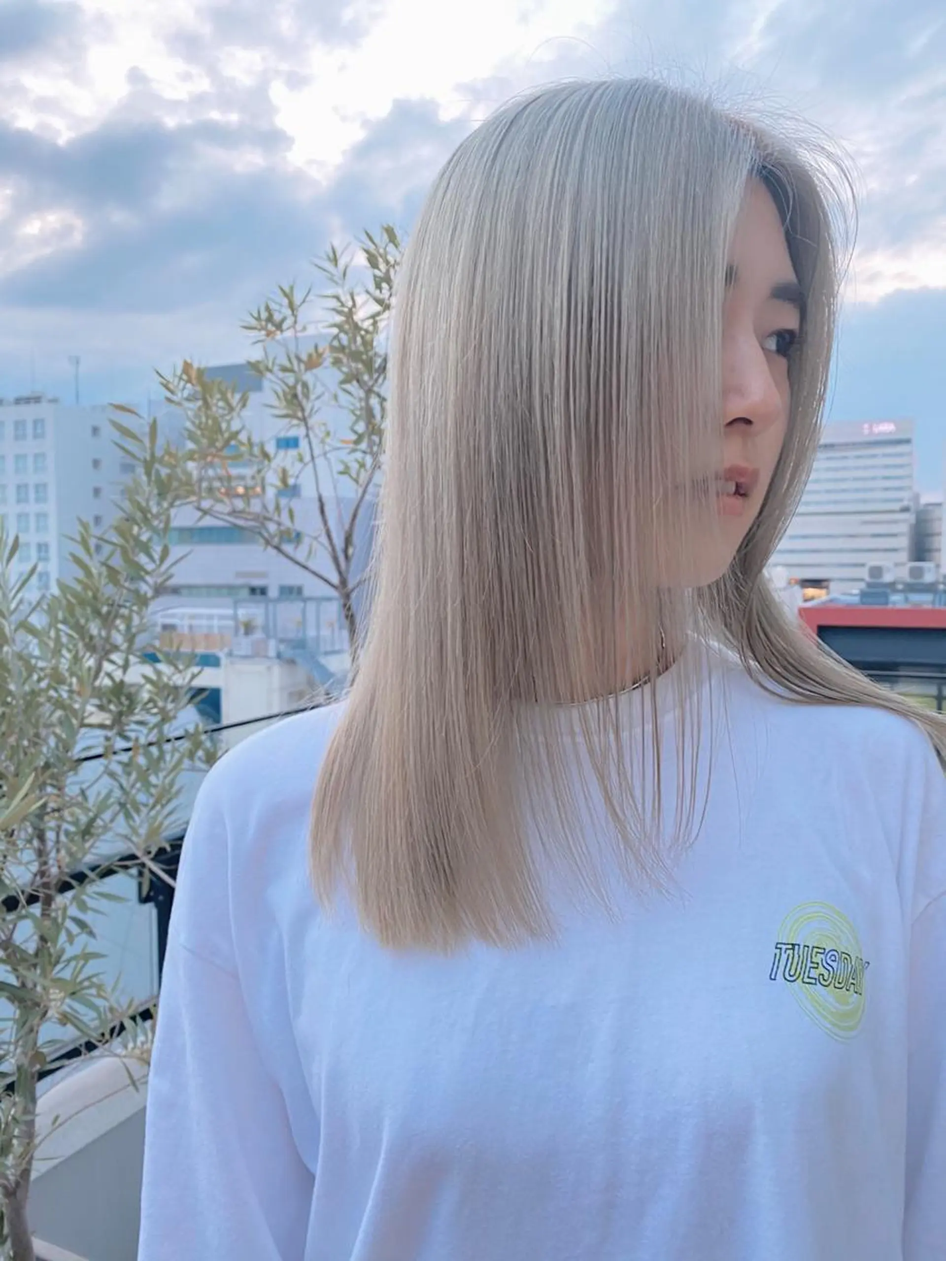 ミディアム カラー Living所属・ヨシモトリョウ 髪質改善/美髪のヘアスタイル