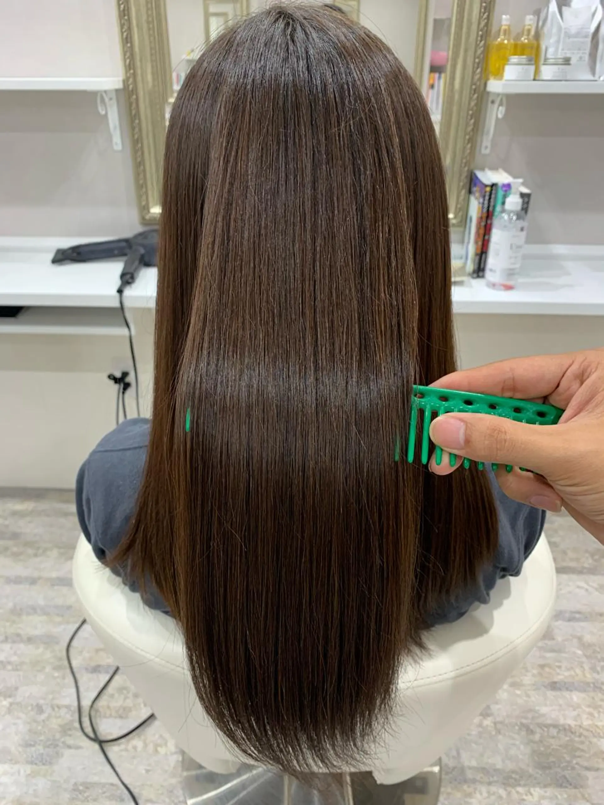 ロング 髪質改善 貸切サロンのヘアスタイル