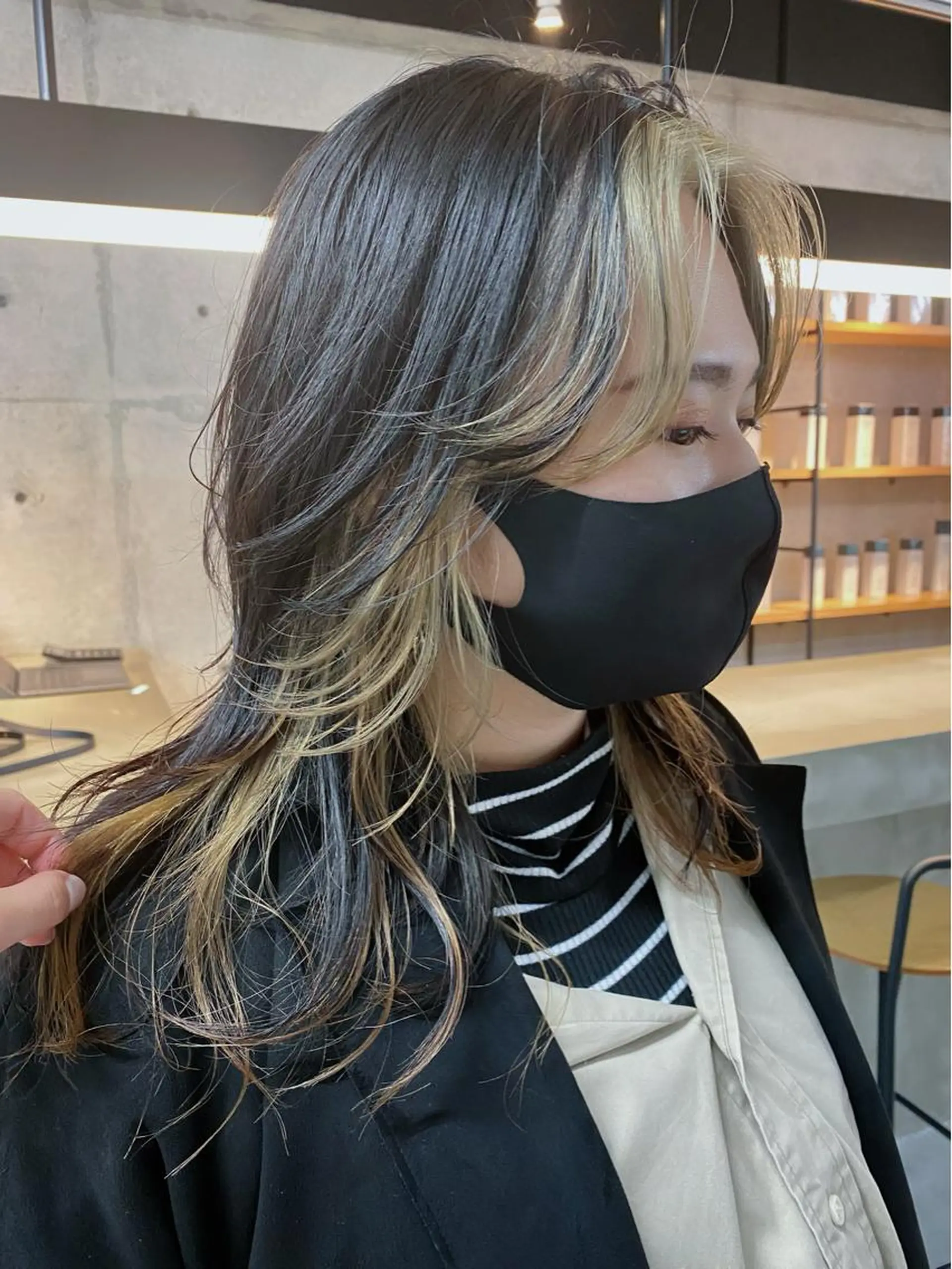 セミロング カラー ヘアアレンジ ベージュカラー ブリーチ son hair HIROEのヘアスタイル