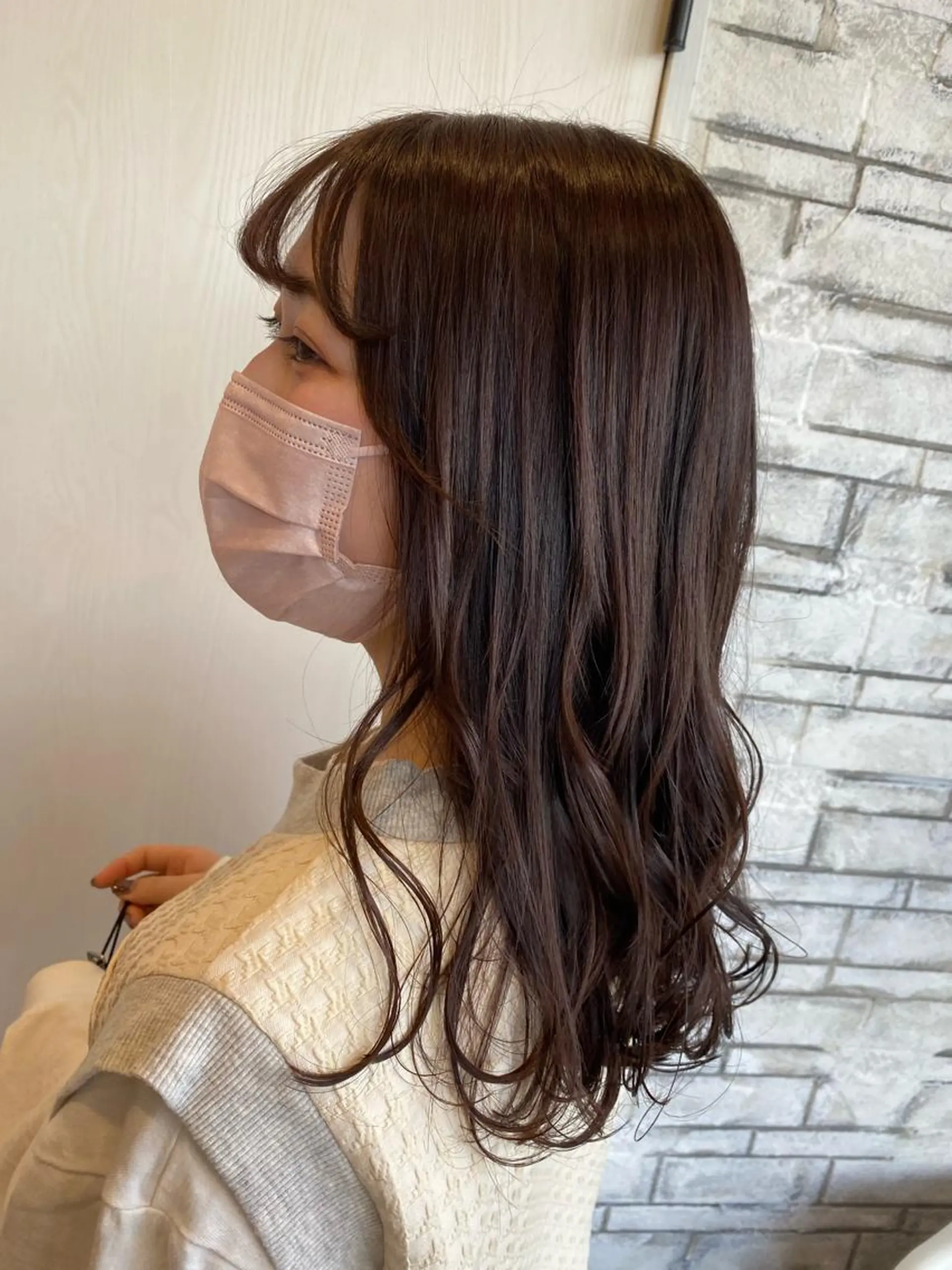 ミディアム カラー 小畑 杏実のヘアスタイル