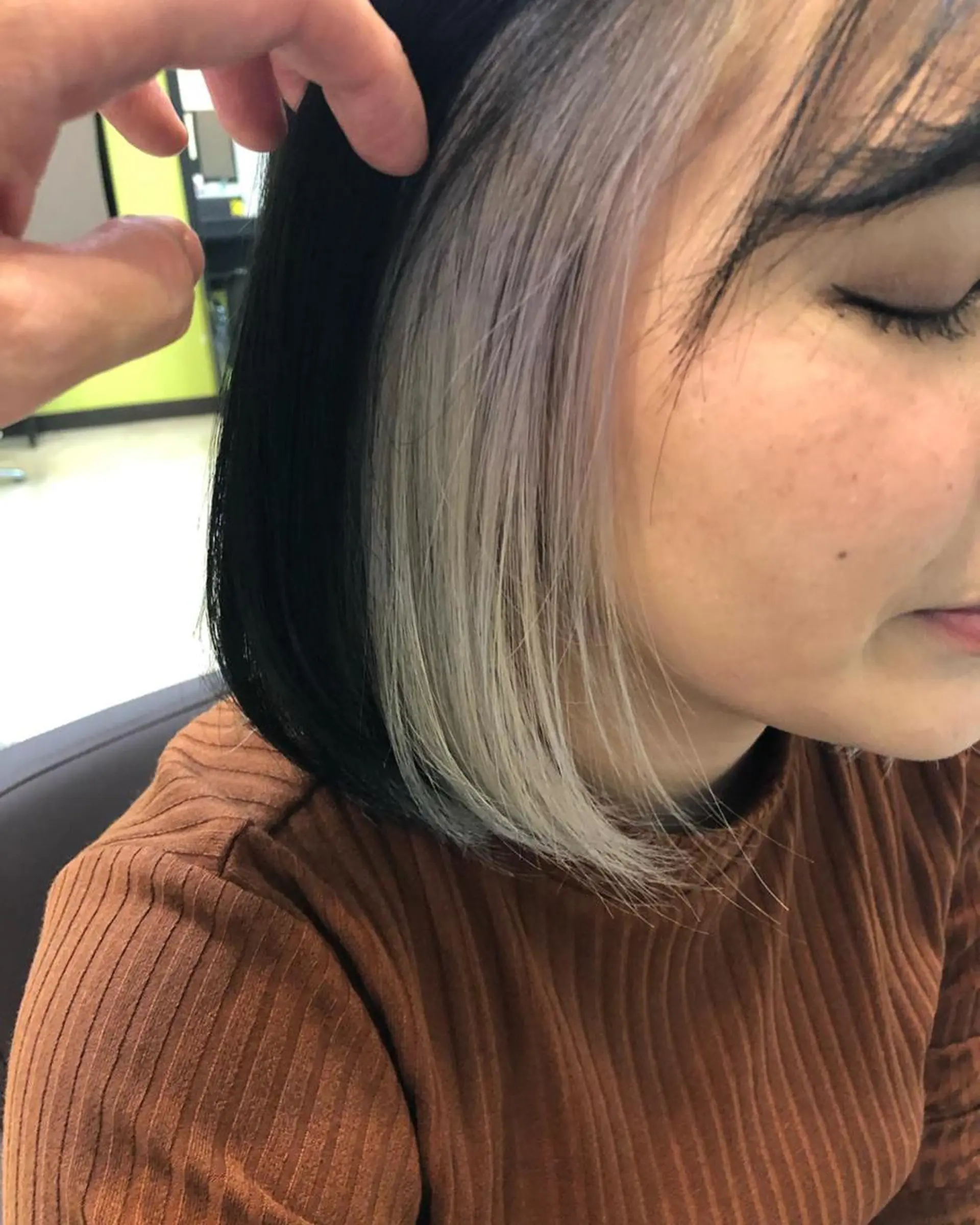 ショート カラー パーマ ヘアアレンジ メンズ メンズバレイヤージュ メンズブリーチ メンズハイライト メンズハイトーン メンズインナーカラー yasu ヤスのヘアスタイル