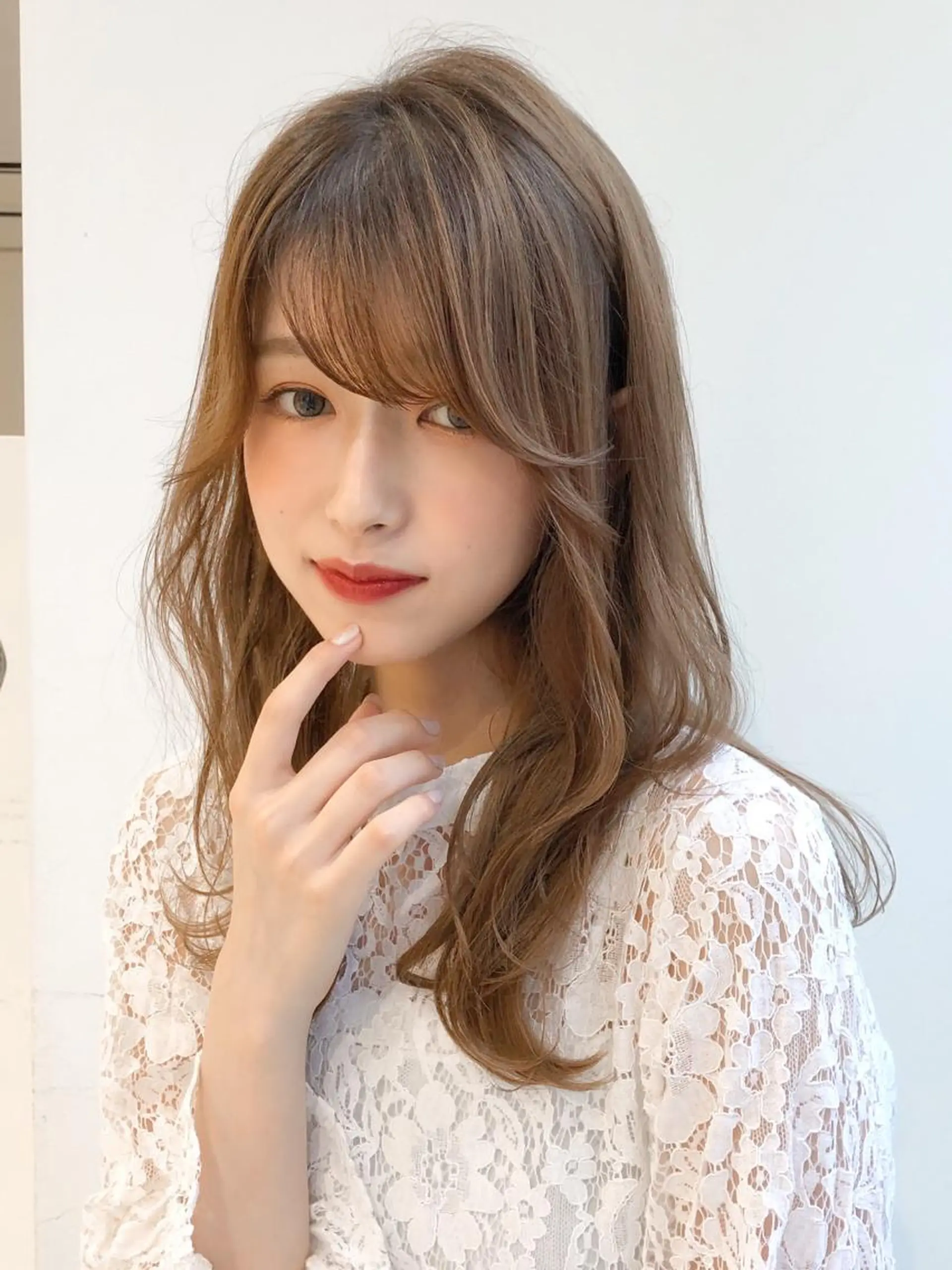 ミディアム カラー くびれヘア 佐藤 侑哉のヘアスタイル