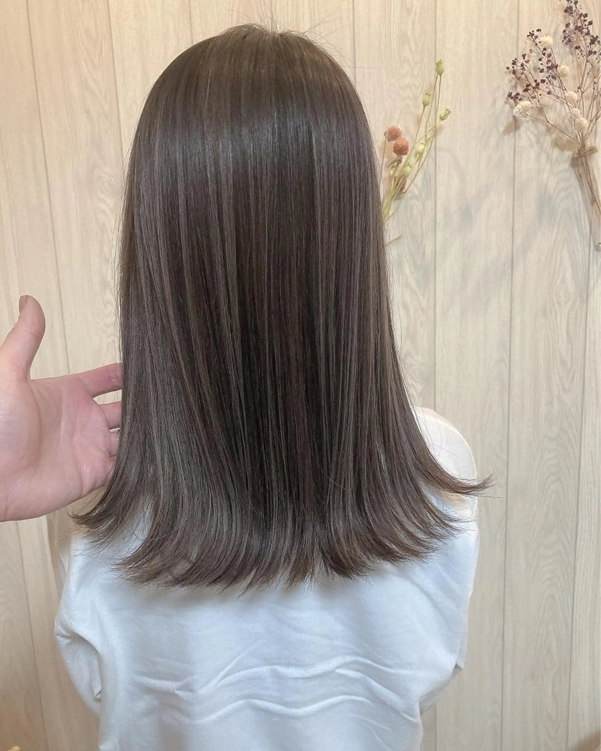 セミロング カラー MERCI所属・マツモト コウダイのヘアスタイル