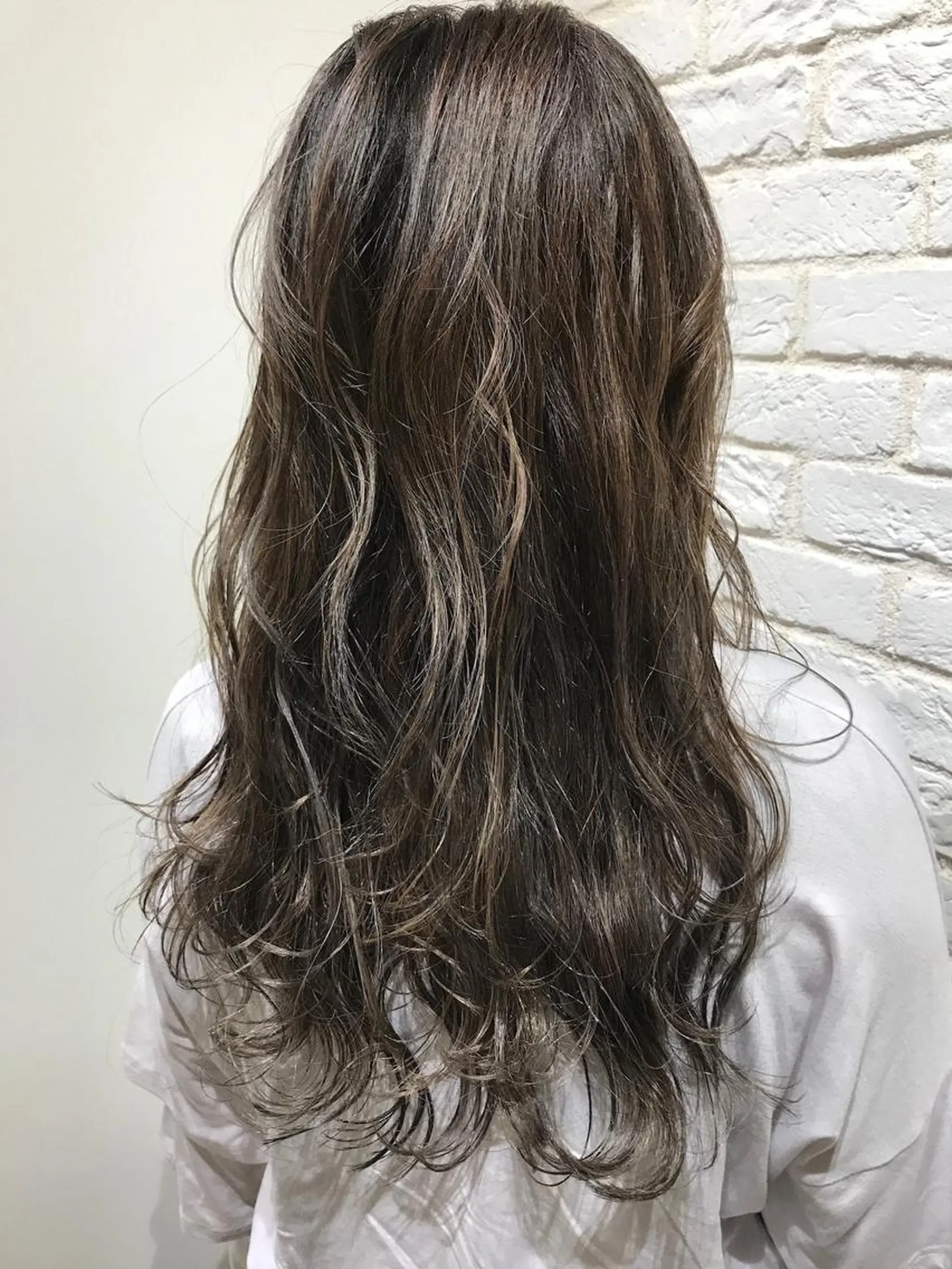 ロング カラー Neale. yumiの眉毛・アイブロウイメージ
