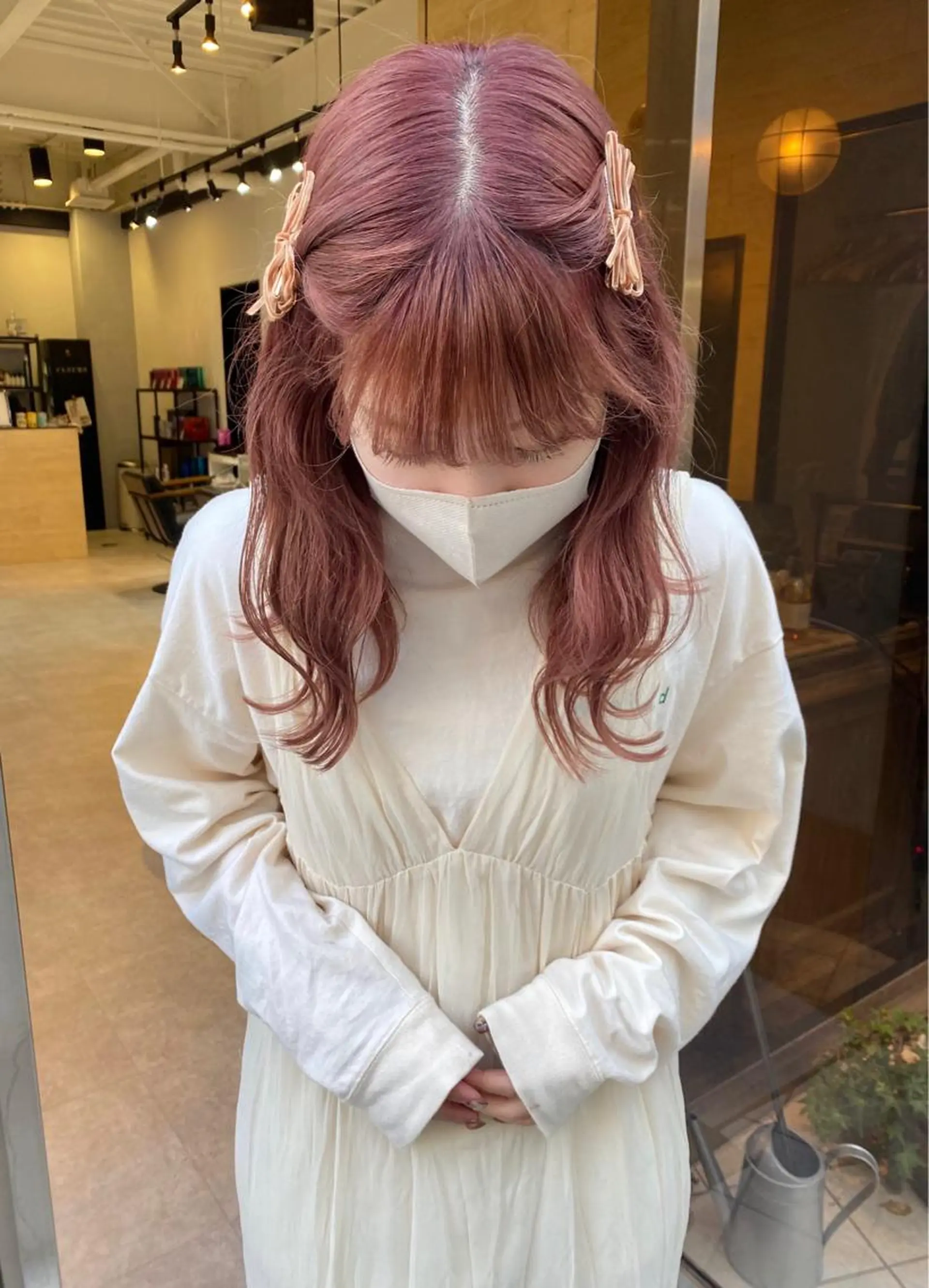 ロング Juri 暖色/ツヤ感カラーのヘアスタイル