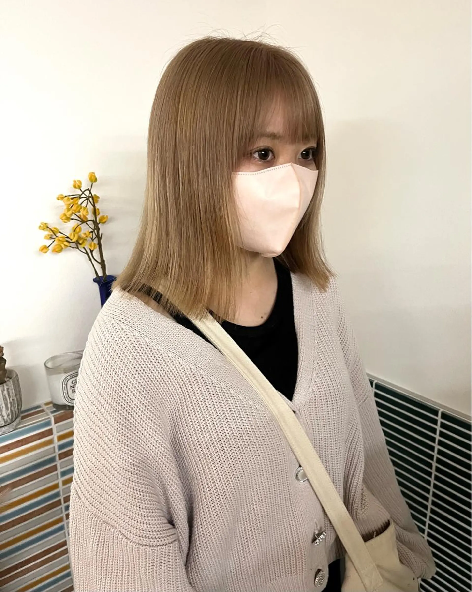 ミディアム カラー ベージュカラー ブリーチ ミルクティーベージュ ヘアカラー トリートメント 🩷ハイトーン透明感 レイヤー🩷ユリカのヘアスタイル