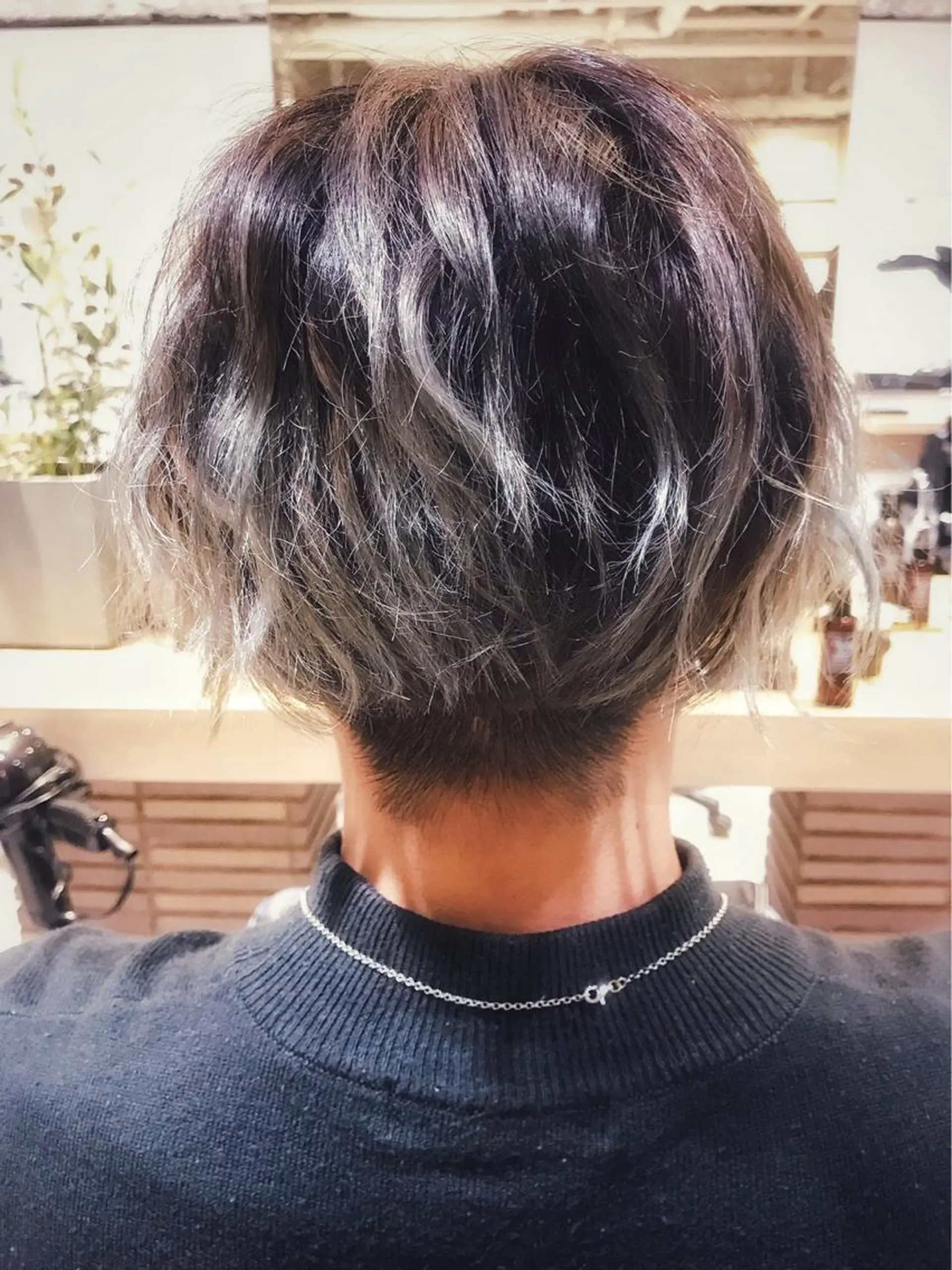 ショート カラー メンズ グラデーションカラー シルバー カット ヘアカラー 日高伸太朗 [tocca船橋]のヘアスタイル