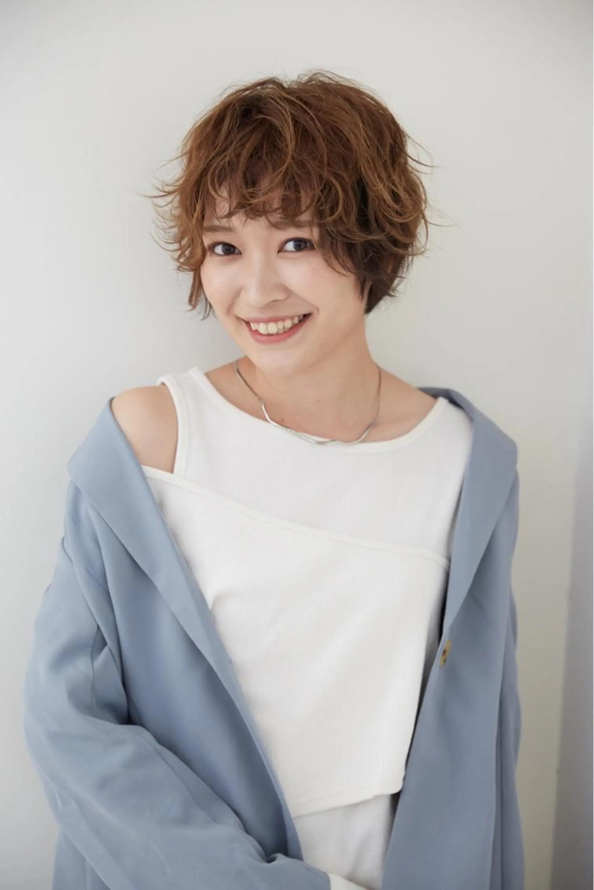 ショート パーマ ヘアアレンジ FRAME+spa&hair roomなんば駅前店所属・🌸MAYU🌸 ハイトーン➕レイヤーのヘアスタイル