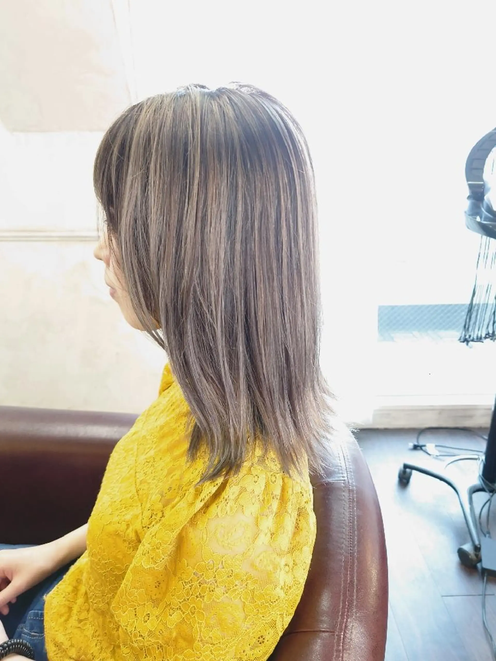 セミロング カラー バレイヤージュ ブリーチ レイヤーカット ヘアカラー トリートメント 艶髪✨ブリーチ職人 井手正康のヘアスタイル