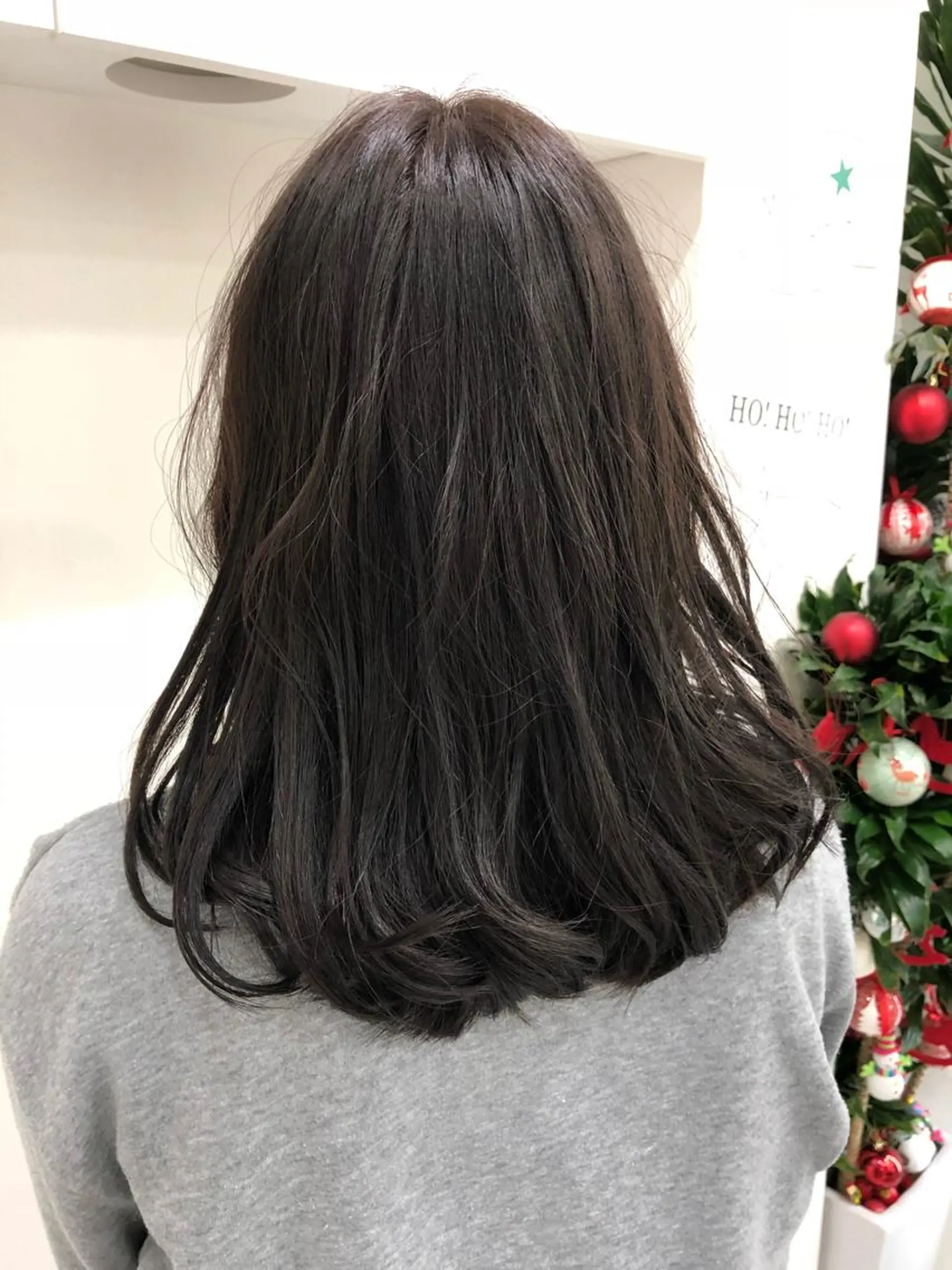 セミロング カラー 透明感カラー グレージュ イルミナカラー hair Freak所属・佐藤 祥太のヘアスタイル