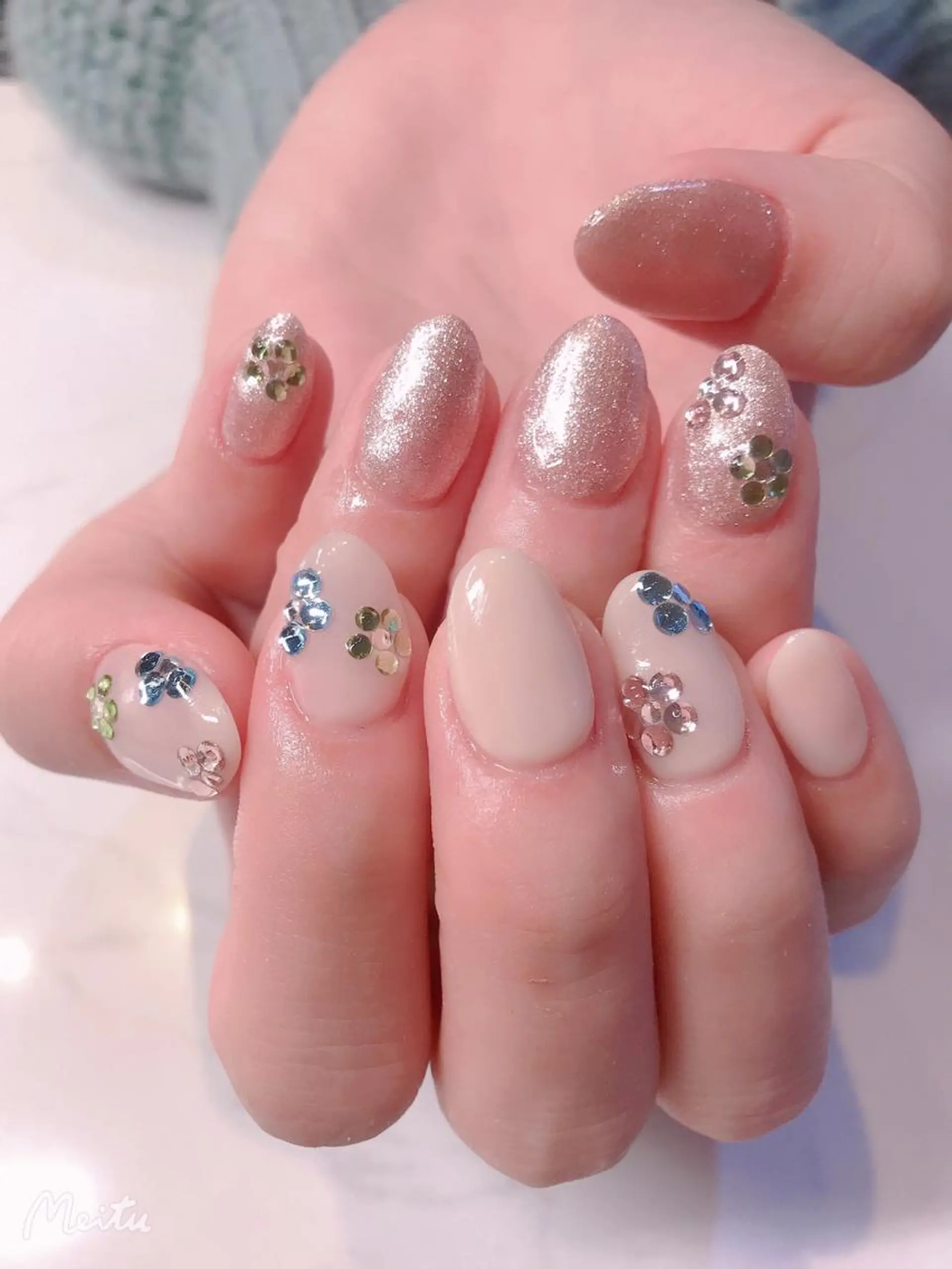 ネイル シンプルネイル 大塚眉毛|ハンドケア |肌管理の眉毛・アイブロウイメージ