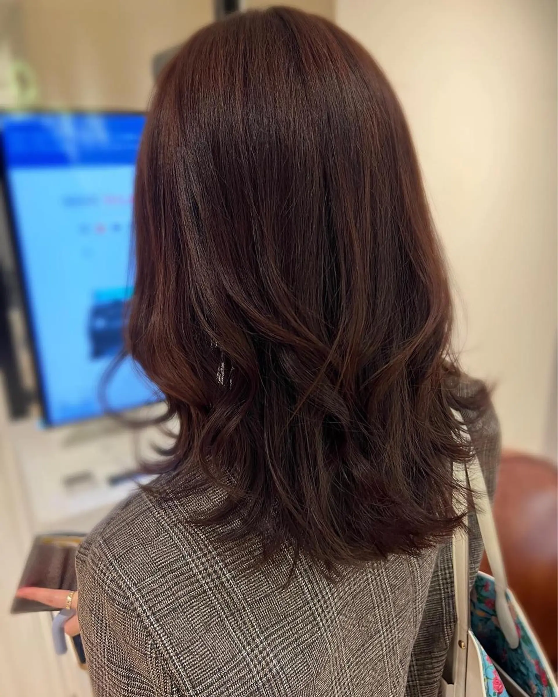 セミロング カラー ブラウンカラー ピンクカラー くびれヘア 髪質改善 縮毛矯正 カット ヘアカラー トリートメント 🧡くびれヘア/前髪 顔周り🧡久原結衣のヘアスタイル