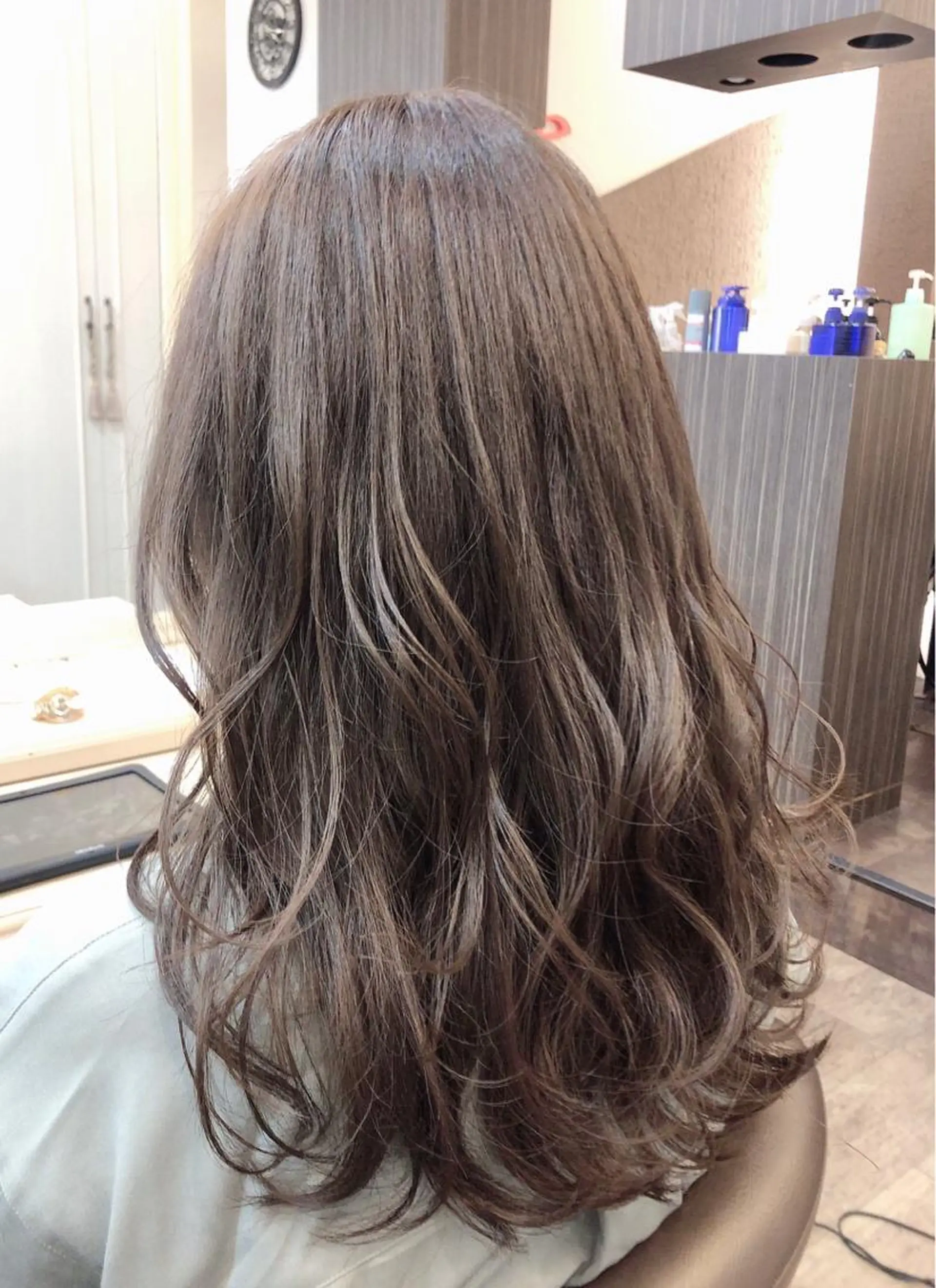 セミロング カラー グレージュ イルミナカラー ヘアカラー 尚平 髪質改善 大人のデザインカラーのその他イメージ