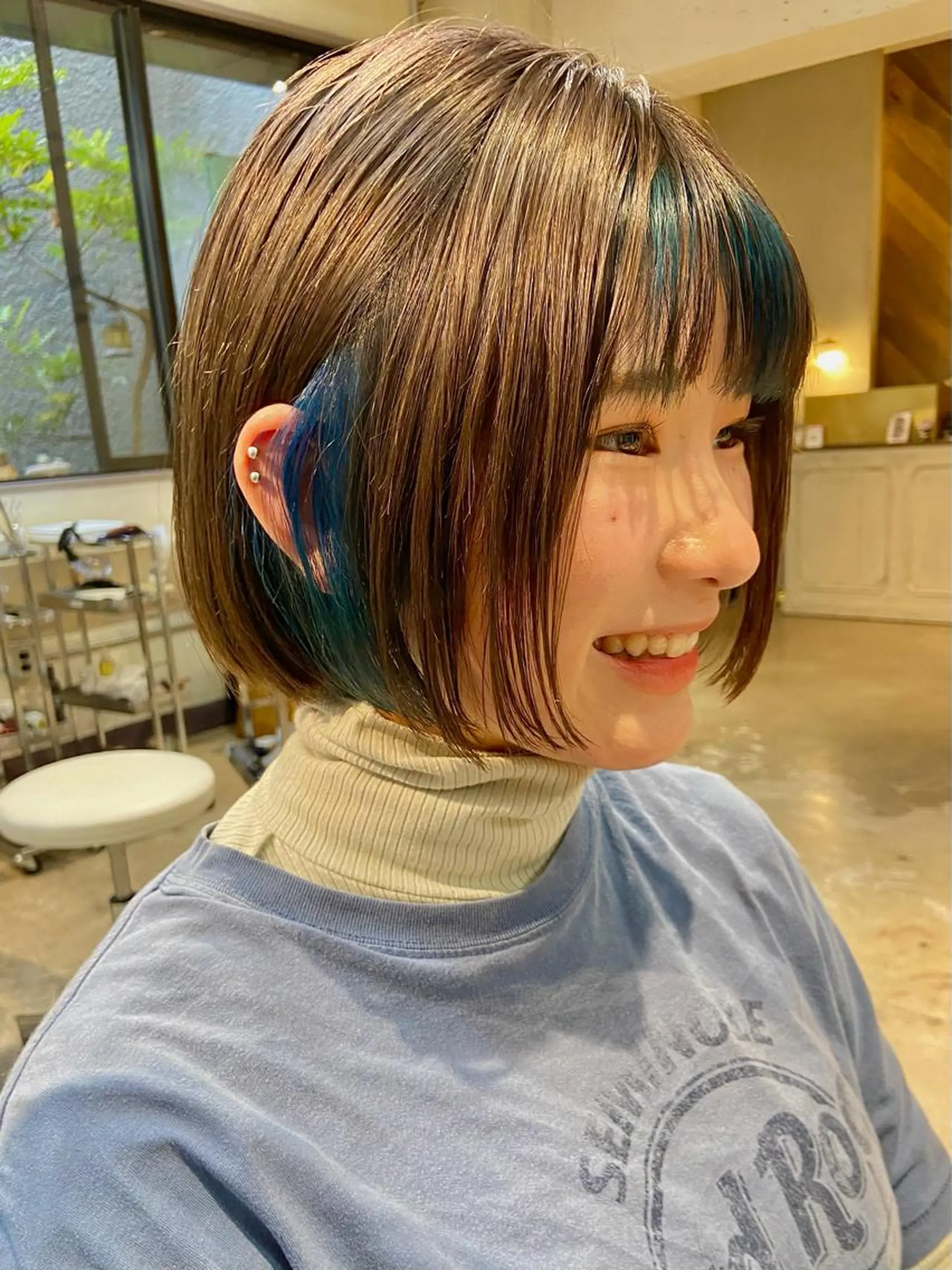 ショート カラー ブルーカラー ボブ カット ヘアカラー トリートメント SALOWIN所属・ブリーチ🧹 ボブ✨レイヤーのヘアスタイル