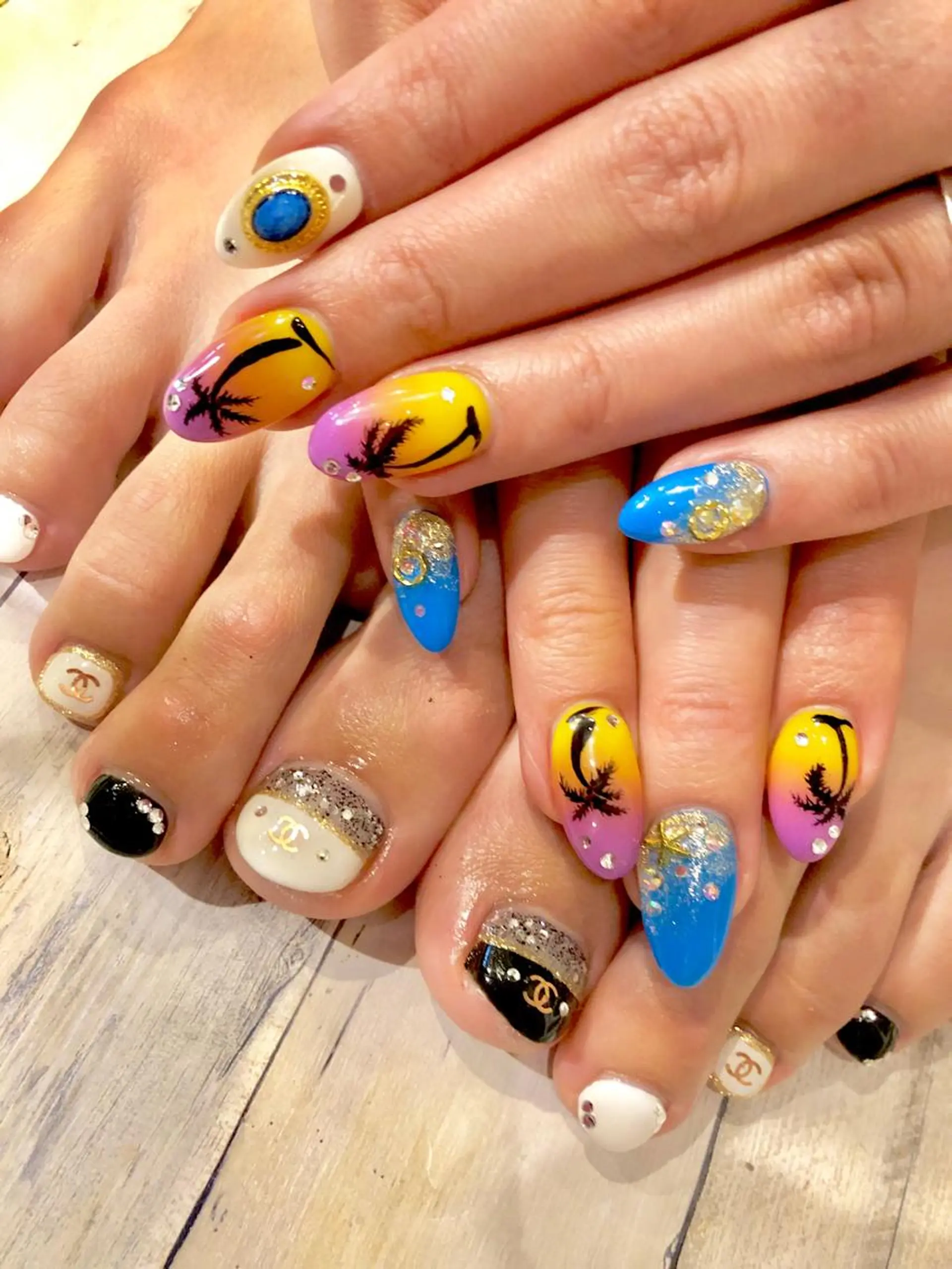 ショート カラー キッズ ネイル ハンドネイル ハンドケア 💎ビューティサロン 湘南　RIRAN💎のネイルデザイン