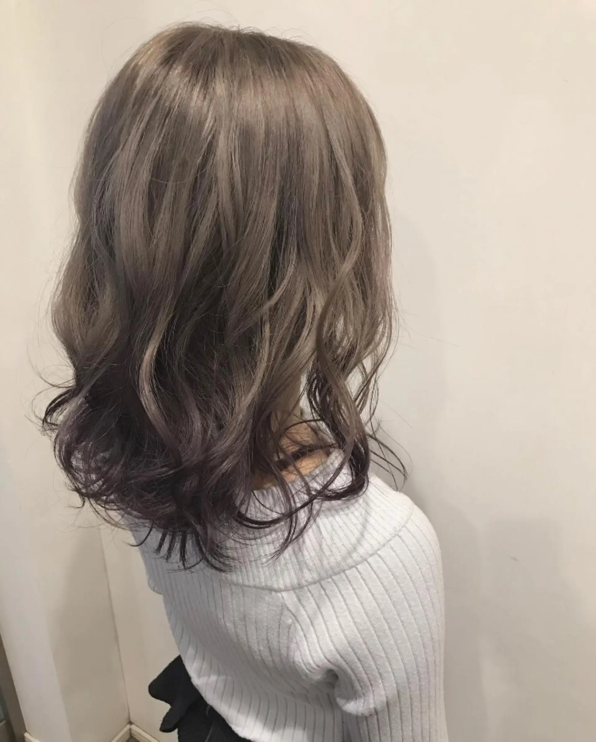 セミロング カラー アッシュ ブリーチ ラベンダーカラー ホワイトアッシュ ≫  𝟓 ¹/₄所属・mayo 🐄🌈のヘアスタイル