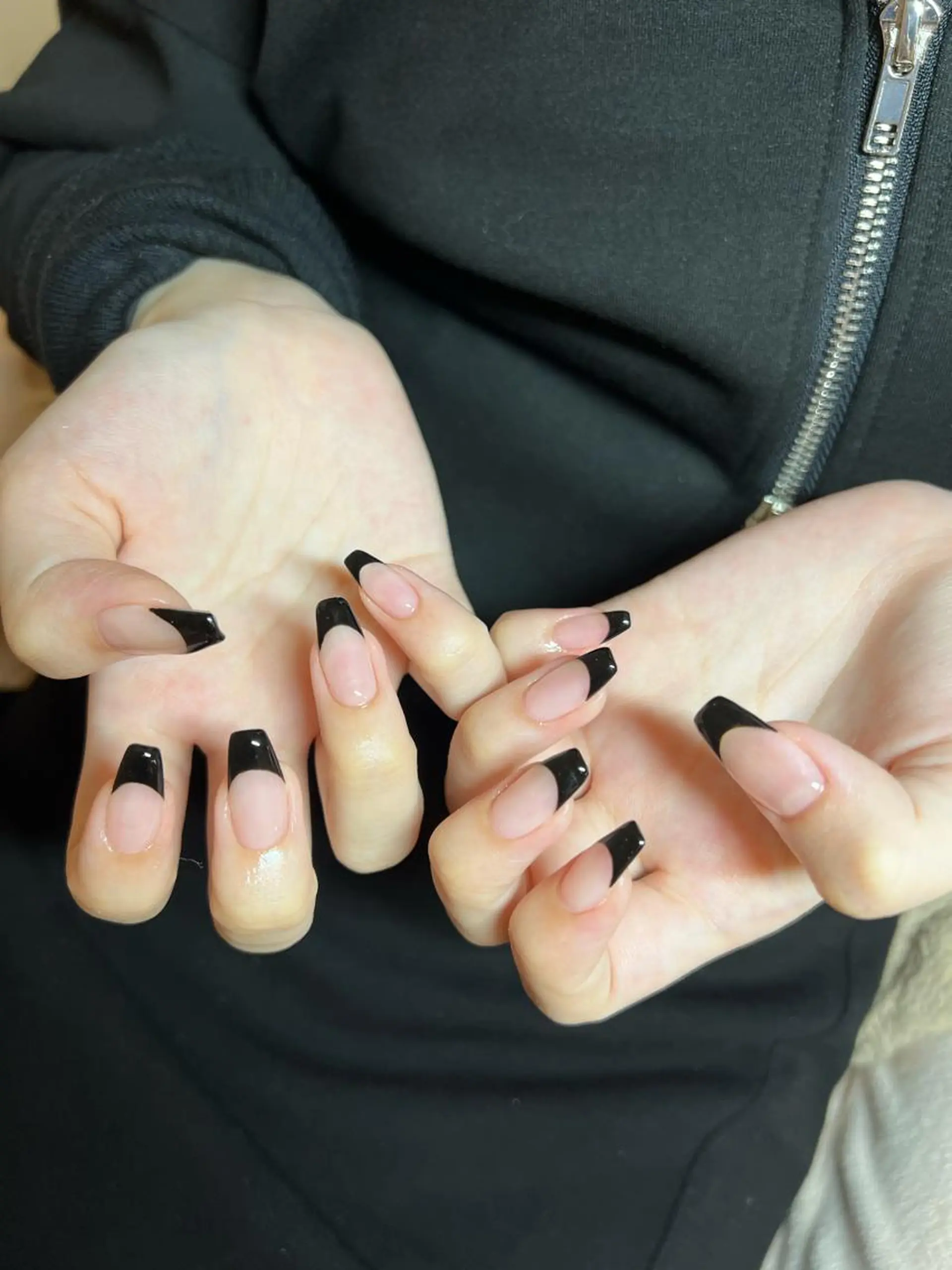 ネイル オーロラネイル ジェルネイル 韓国ネイル マグネットネイル ミラーネイル ちゅるんネイル🪄 耳ツボジュエリー🔗のネイルデザイン