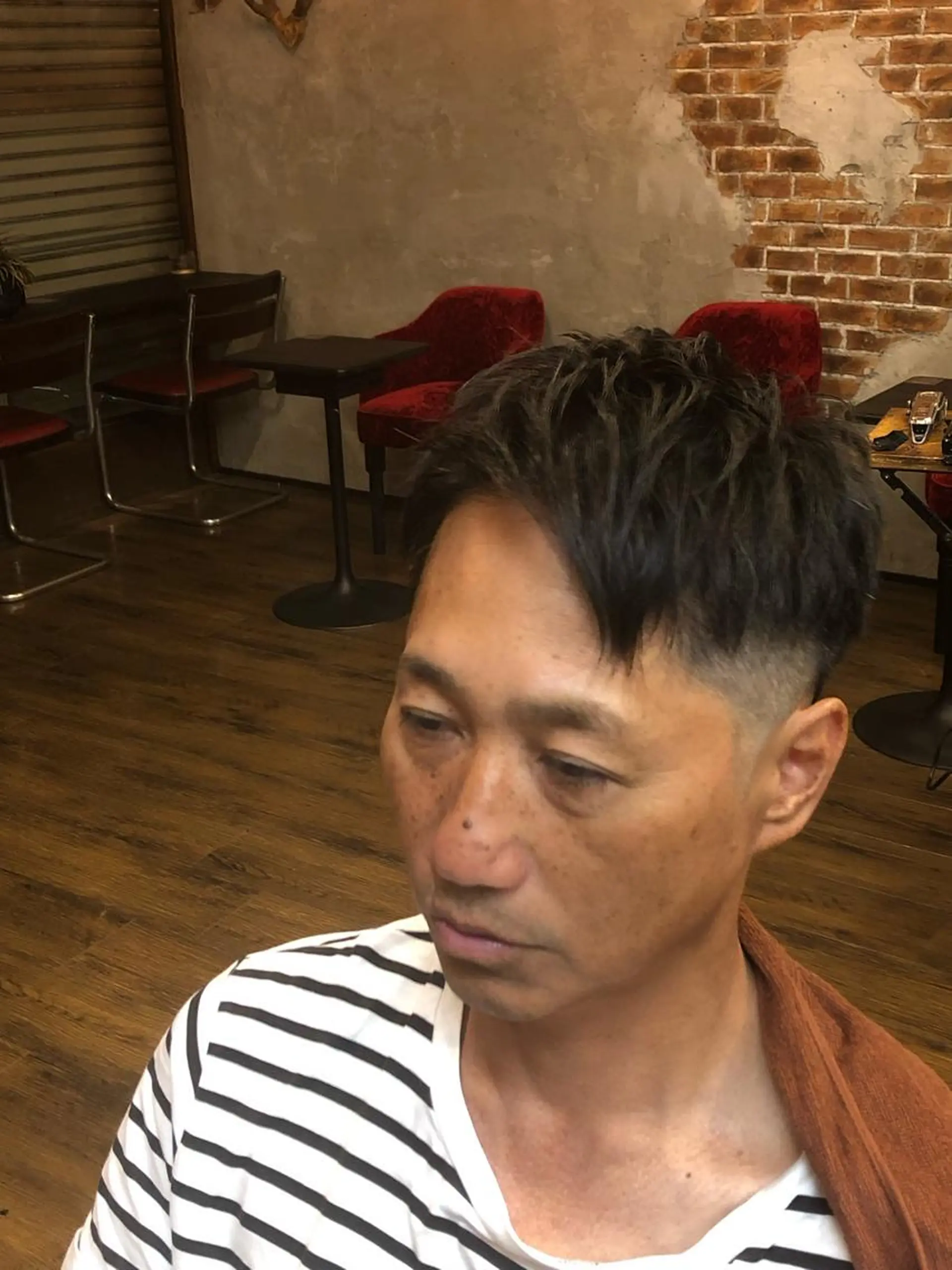 ショート メンズ アップバング フェードカット ツーブロック ナイルプラス所属・ナイルプラス ヨウのヘアスタイル
