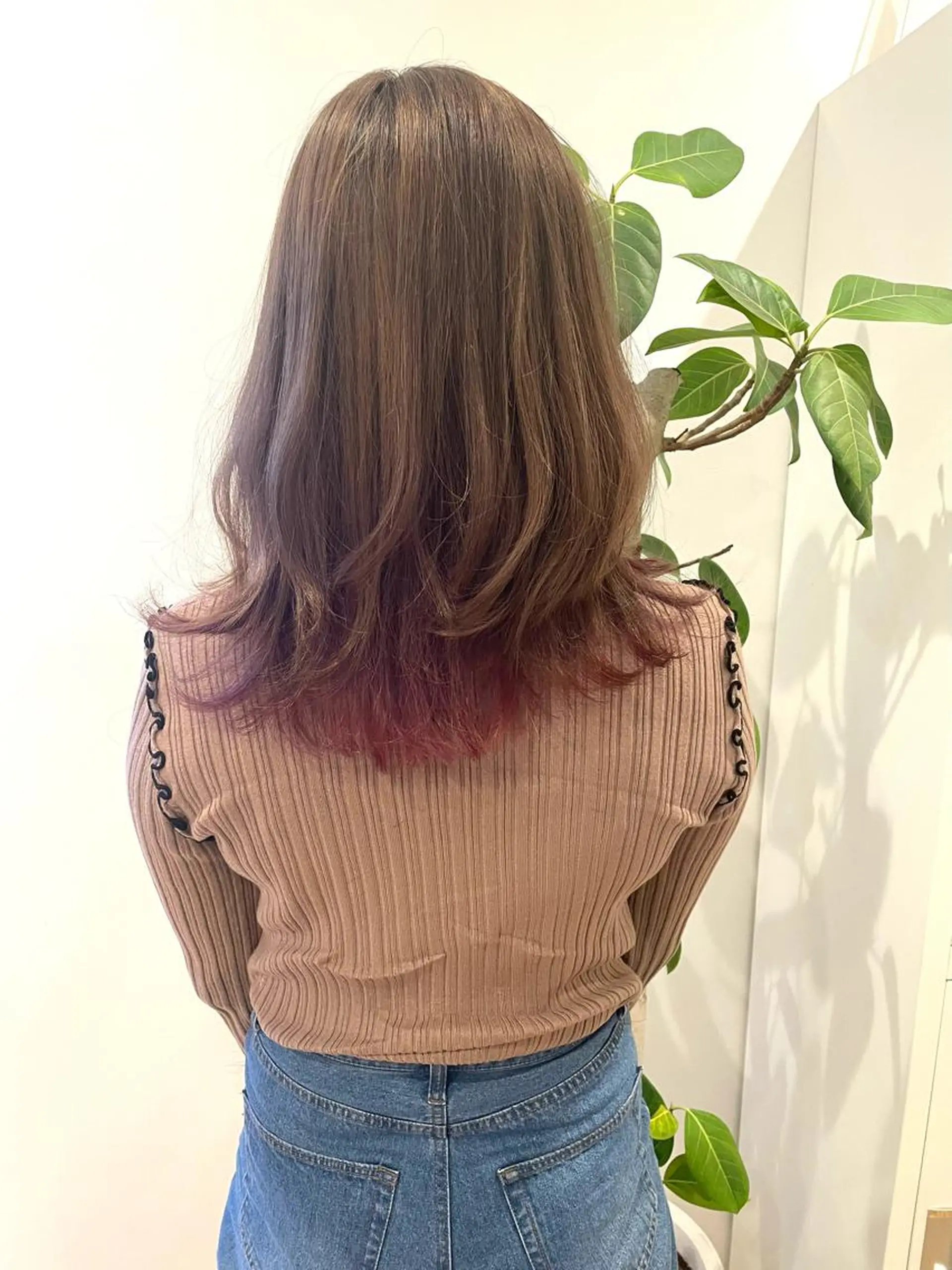ミディアム カラー ベージュカラー ブリーチ ミルクティーベージュ ピンクカラー レイヤーカット カット ヘアカラー トリートメント 北九州美容室 🕊️わかな✂︎のヘアスタイル