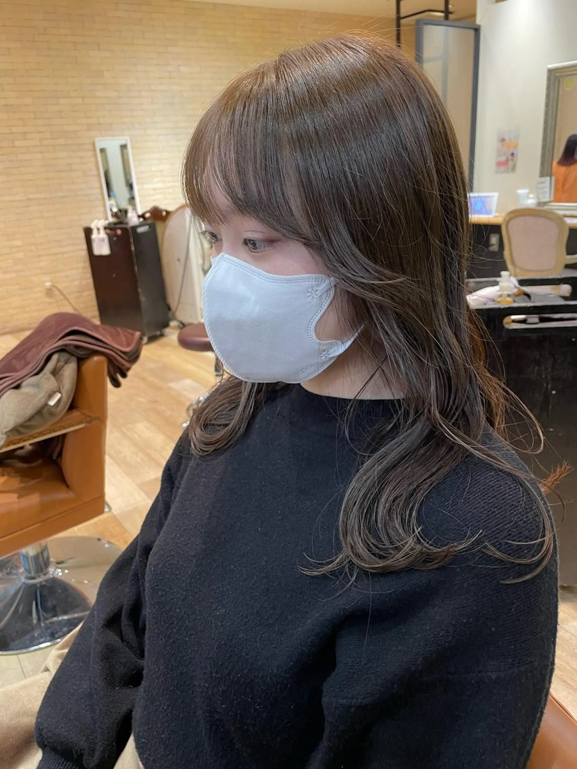 セミロング アッシュ アッシュブラウン 亀川蓮 Agu hairのヘアスタイル