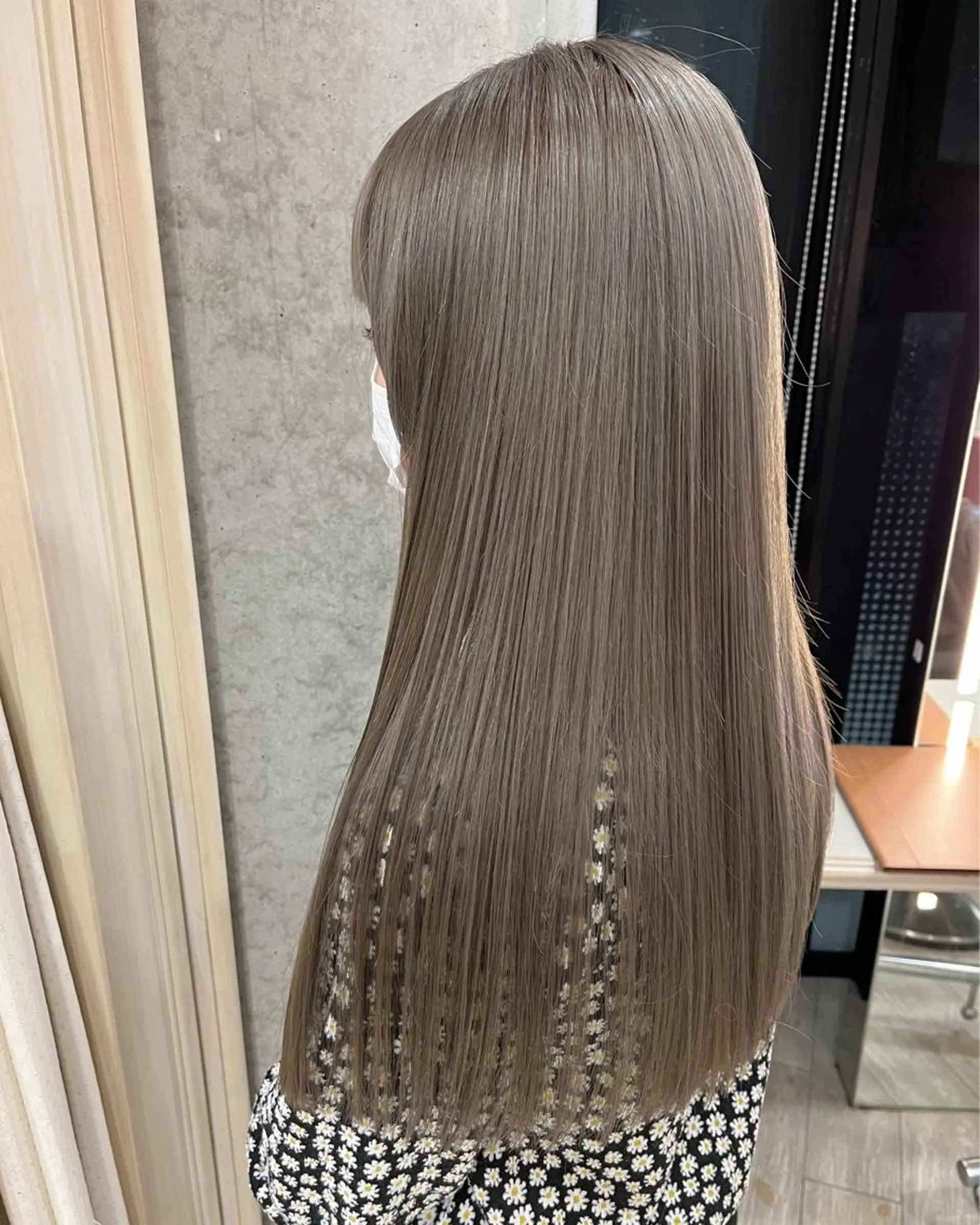 ロング カラー ブリーチ ハイトーンカラー ヘアカラー トリートメント サソウ ユリエ🥥のヘアスタイル