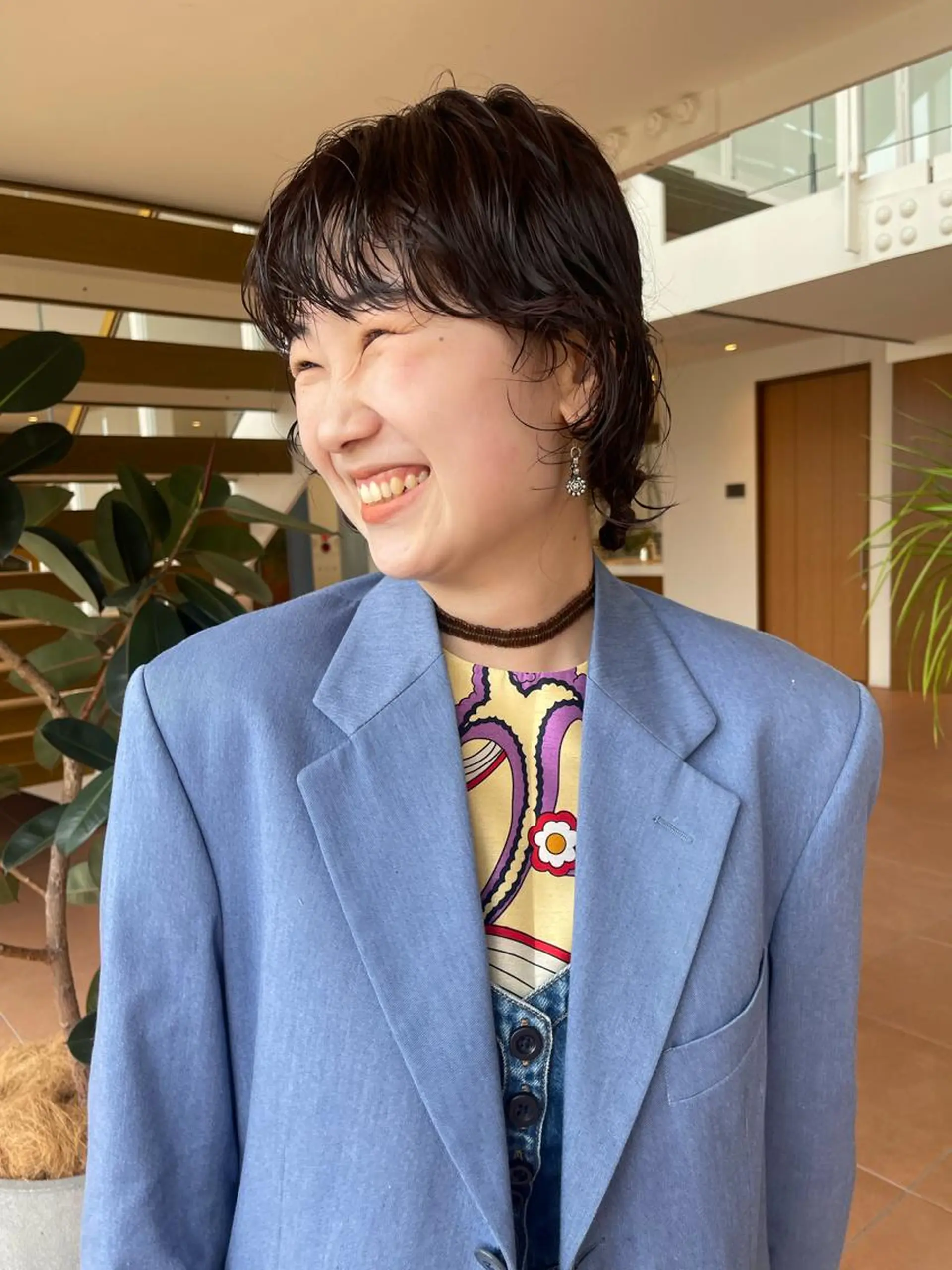 ミディアム パーマ ミディアムパーマ レイヤーカット oma 袮次金 鈴香のヘアスタイル