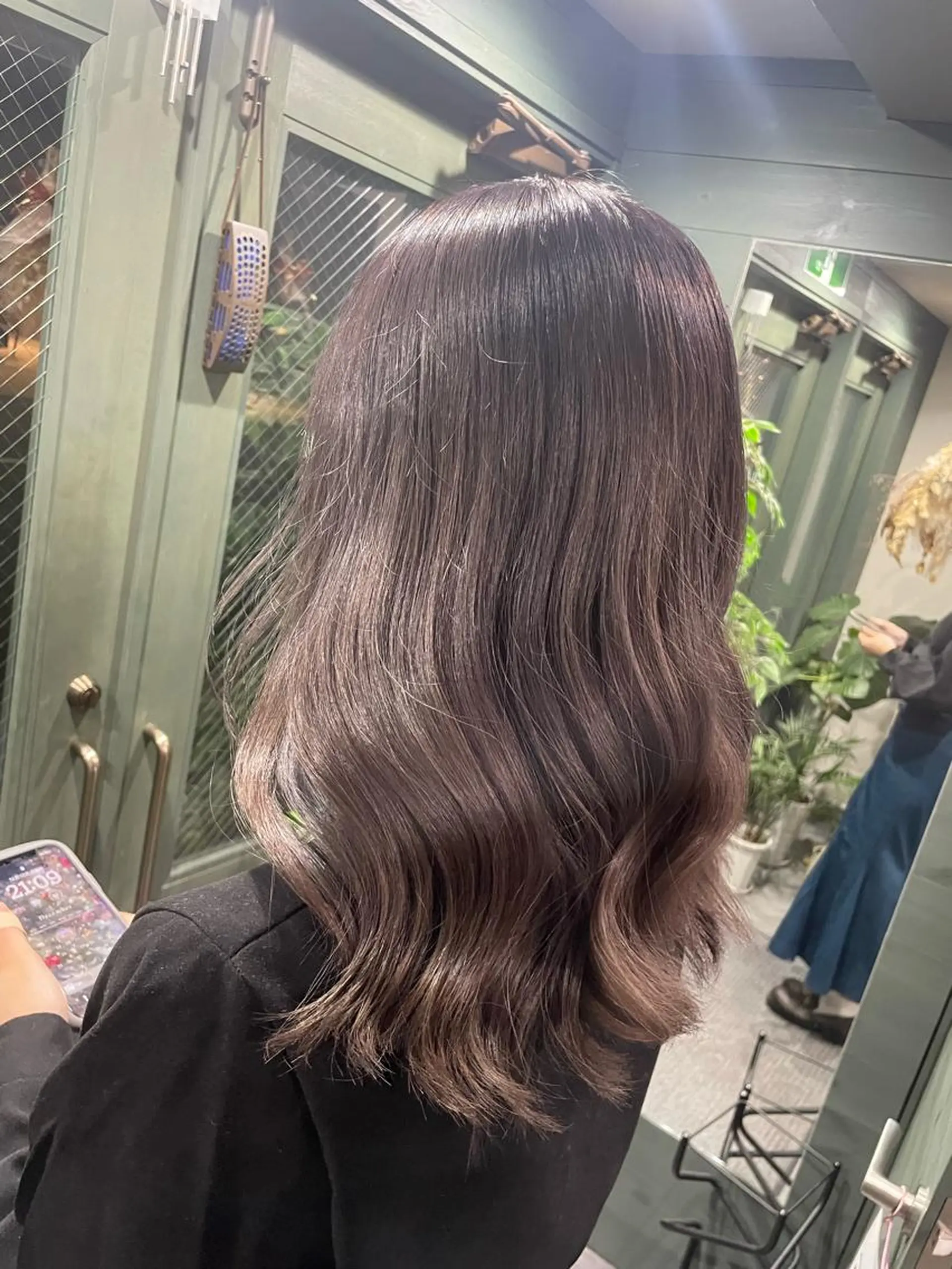 セミロング カット ヘアカラー 石川 聖奈のヘアスタイル