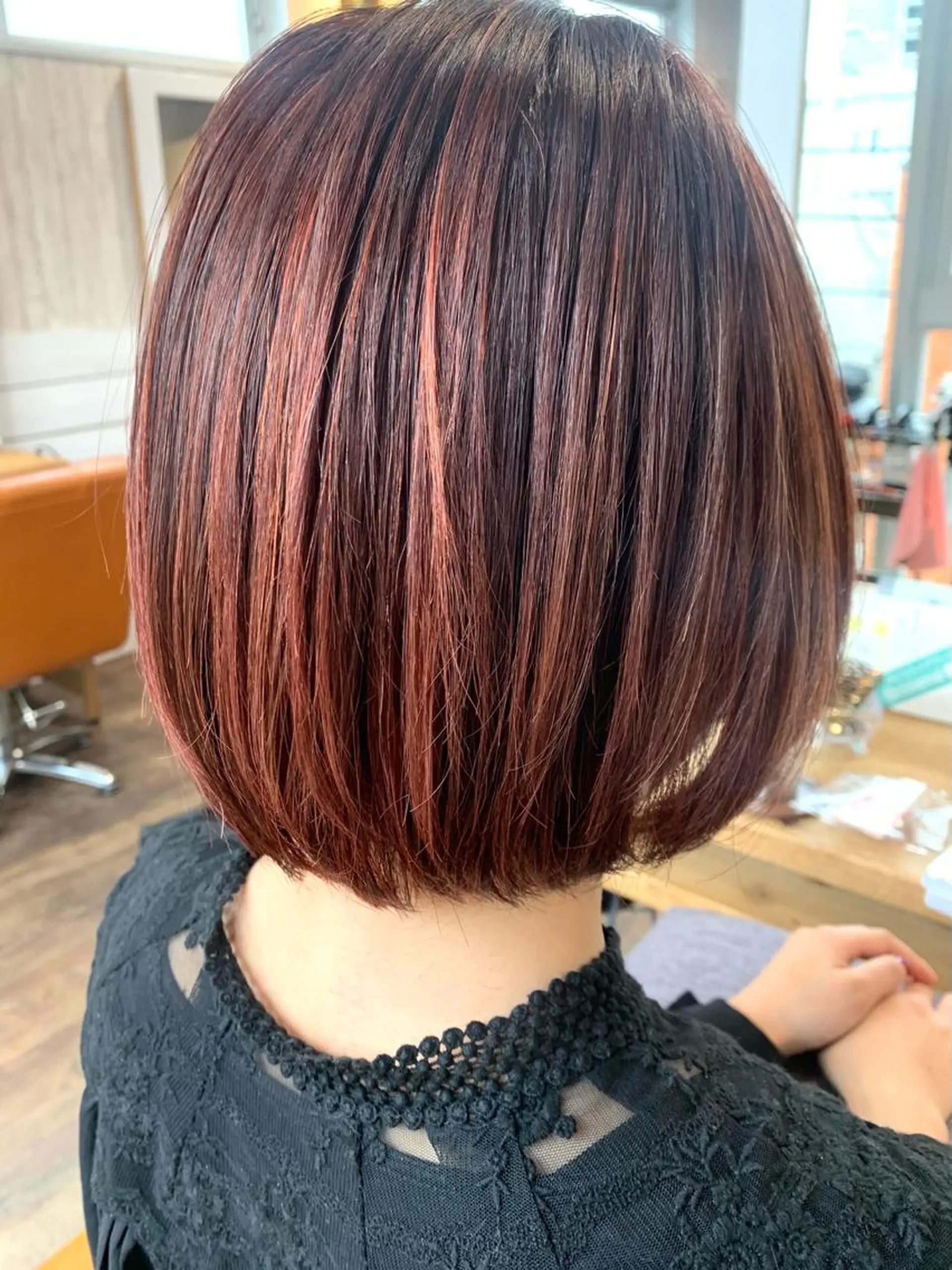 ショート ボブ ハイライト 髪質改善 ショートヘア 小顔カット ダブルカラー　/ インナーカラーMiiのヘアスタイル
